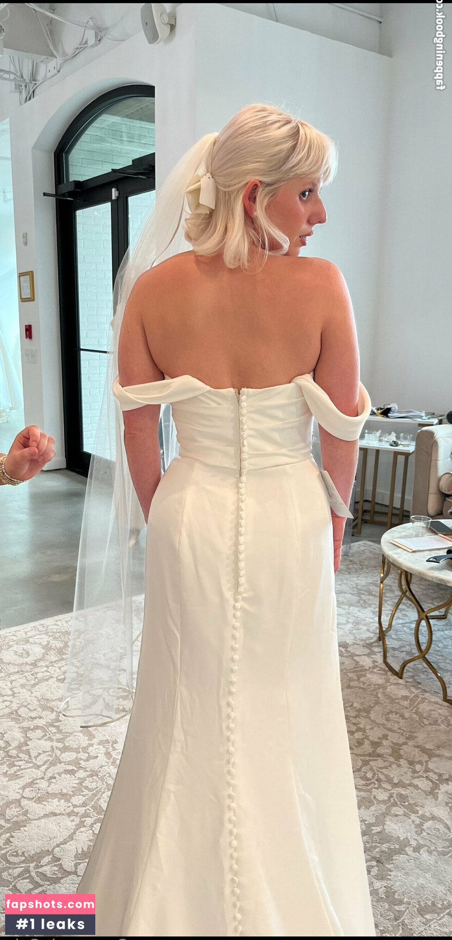 savannahsolo gallery photo #2