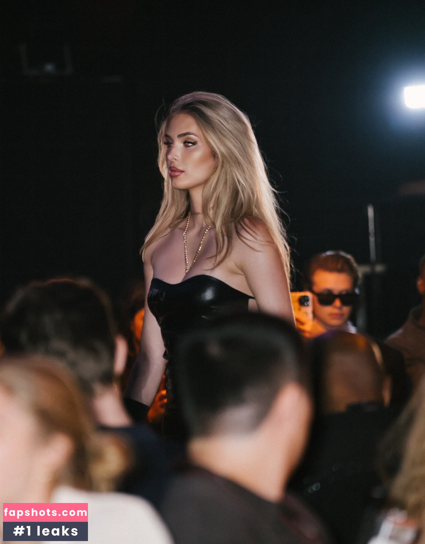 Saxon Sharbino gallery photo #2