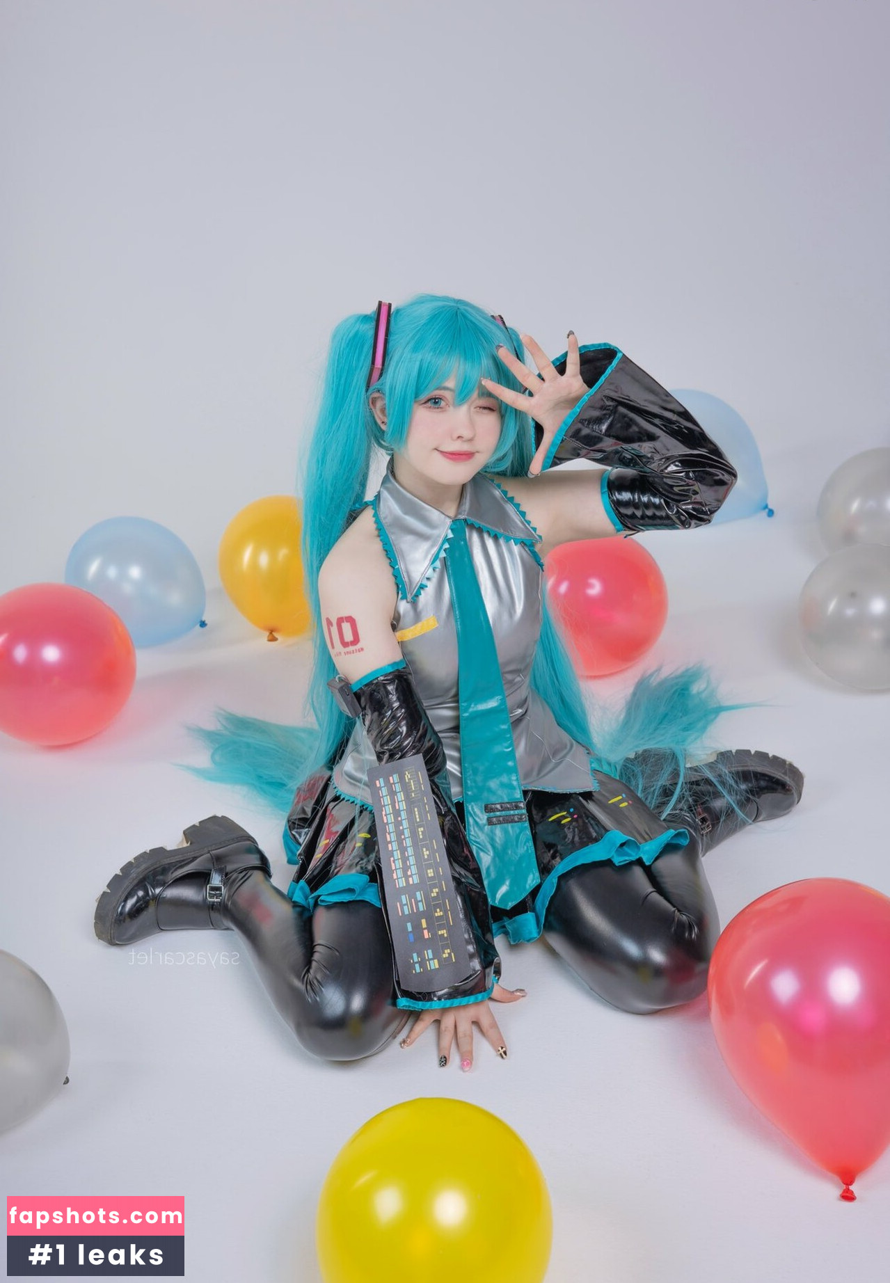 Saya Scarlet gallery photo #108