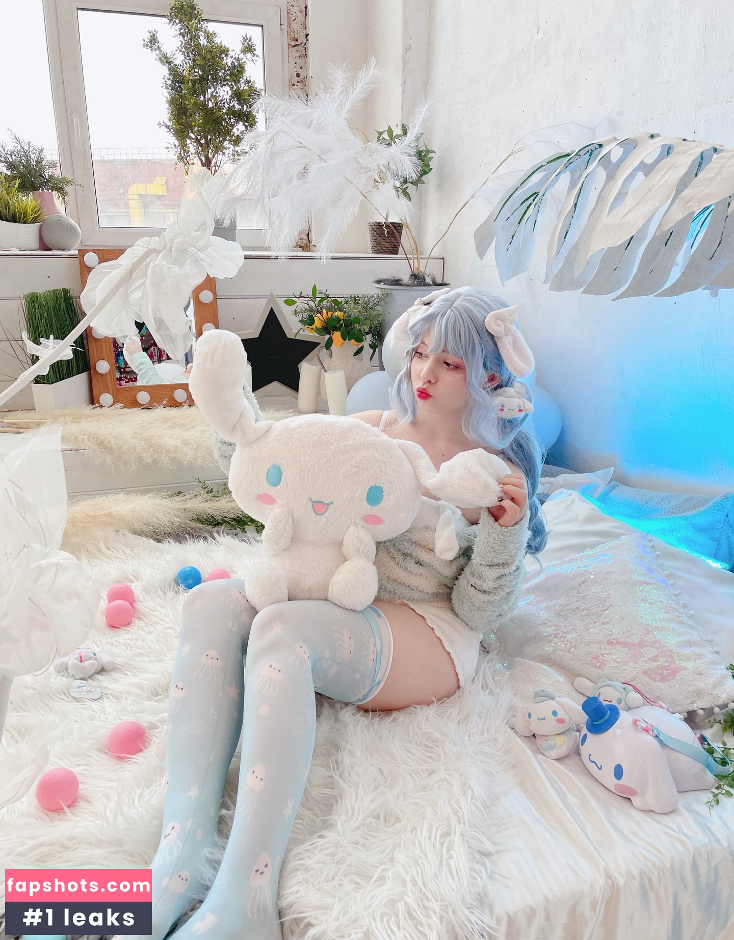 Saya Scarlet gallery photo #130