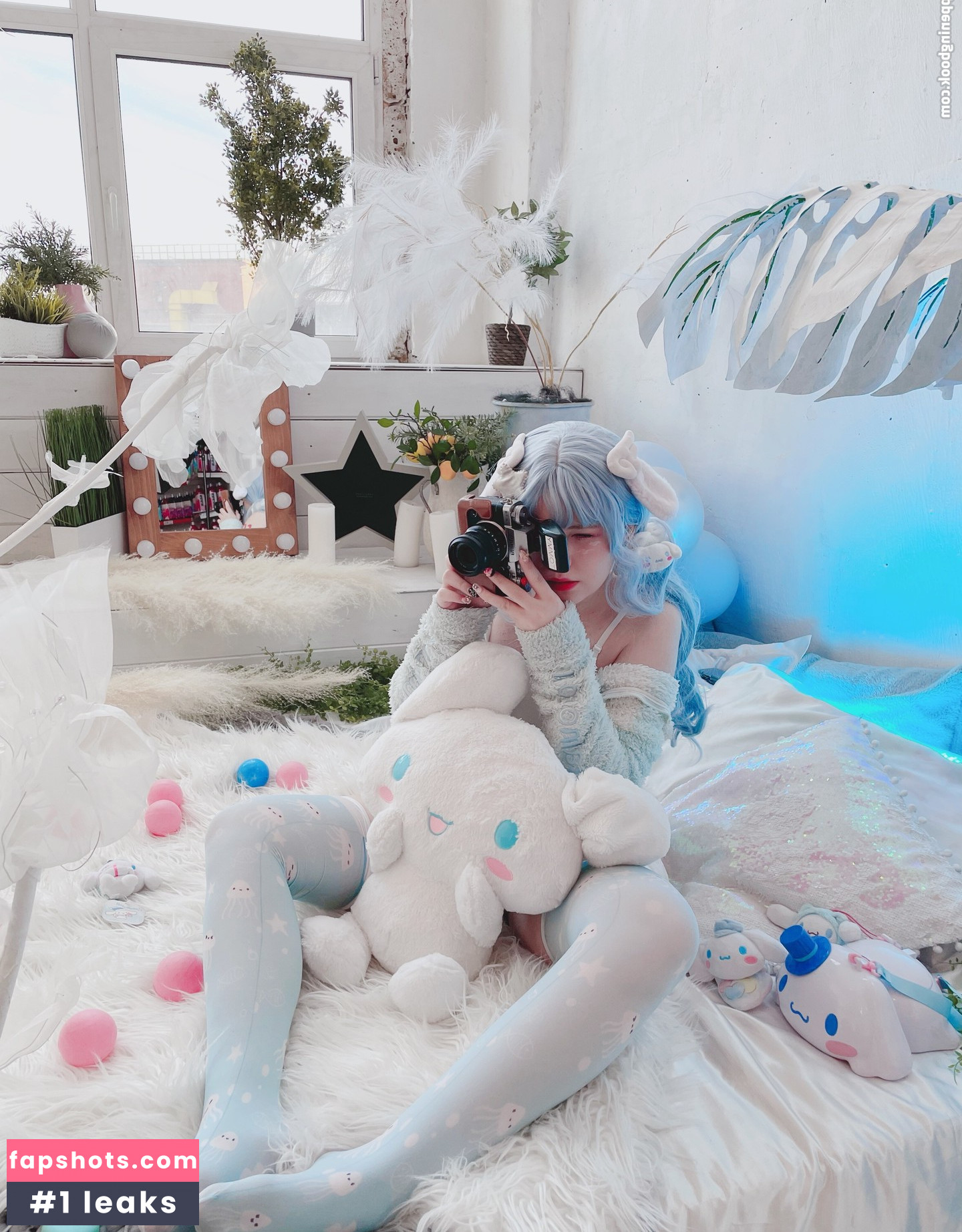 Saya Scarlet gallery photo #131