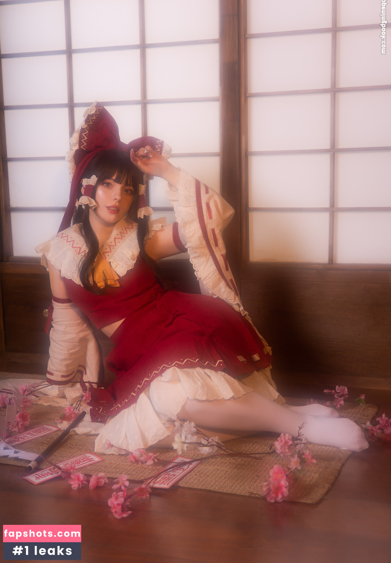 Saya Scarlet gallery photo #139