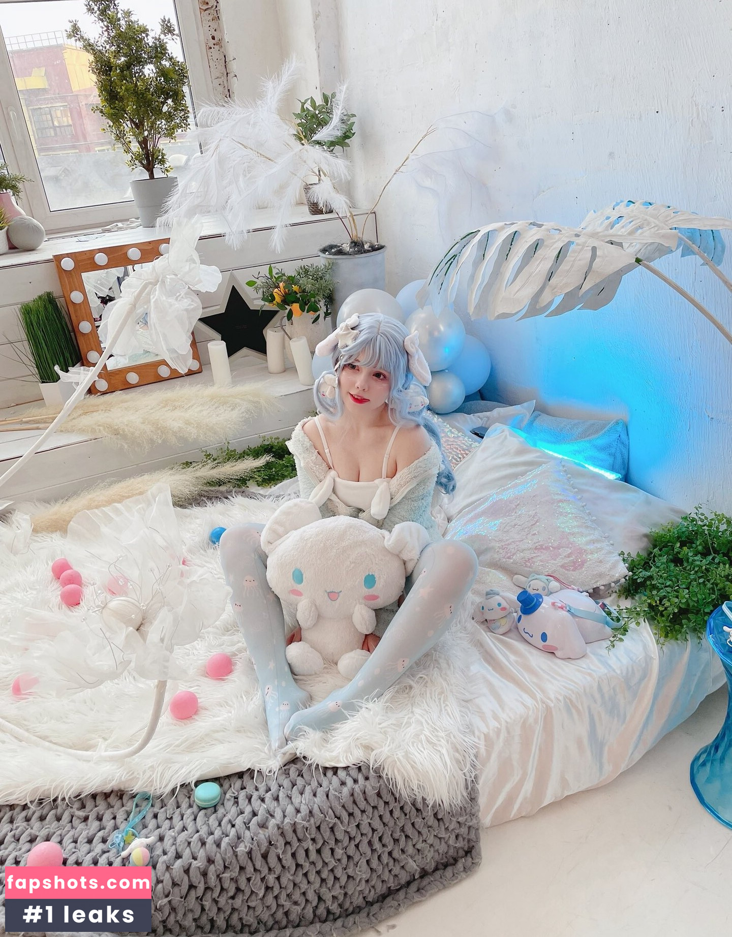 Saya Scarlet gallery photo #140