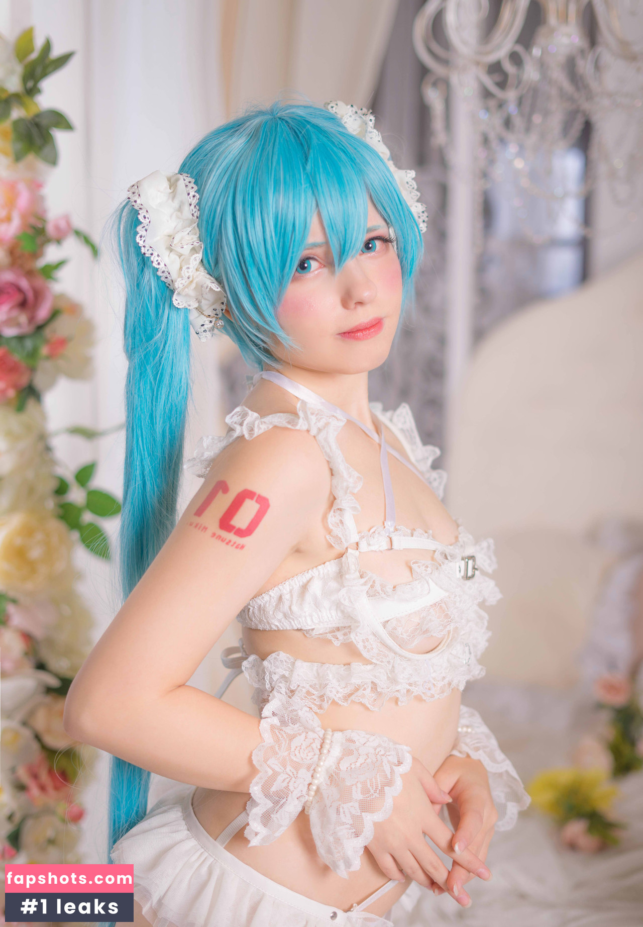 Saya Scarlet gallery photo #145