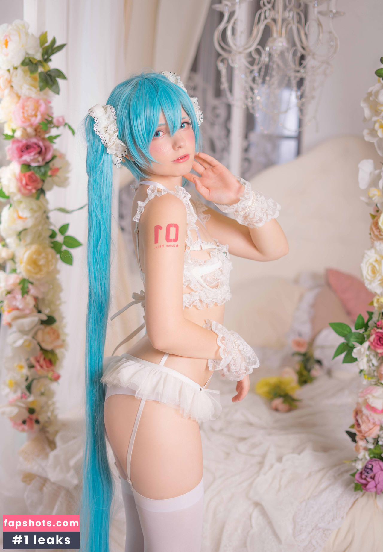 Saya Scarlet gallery photo #146