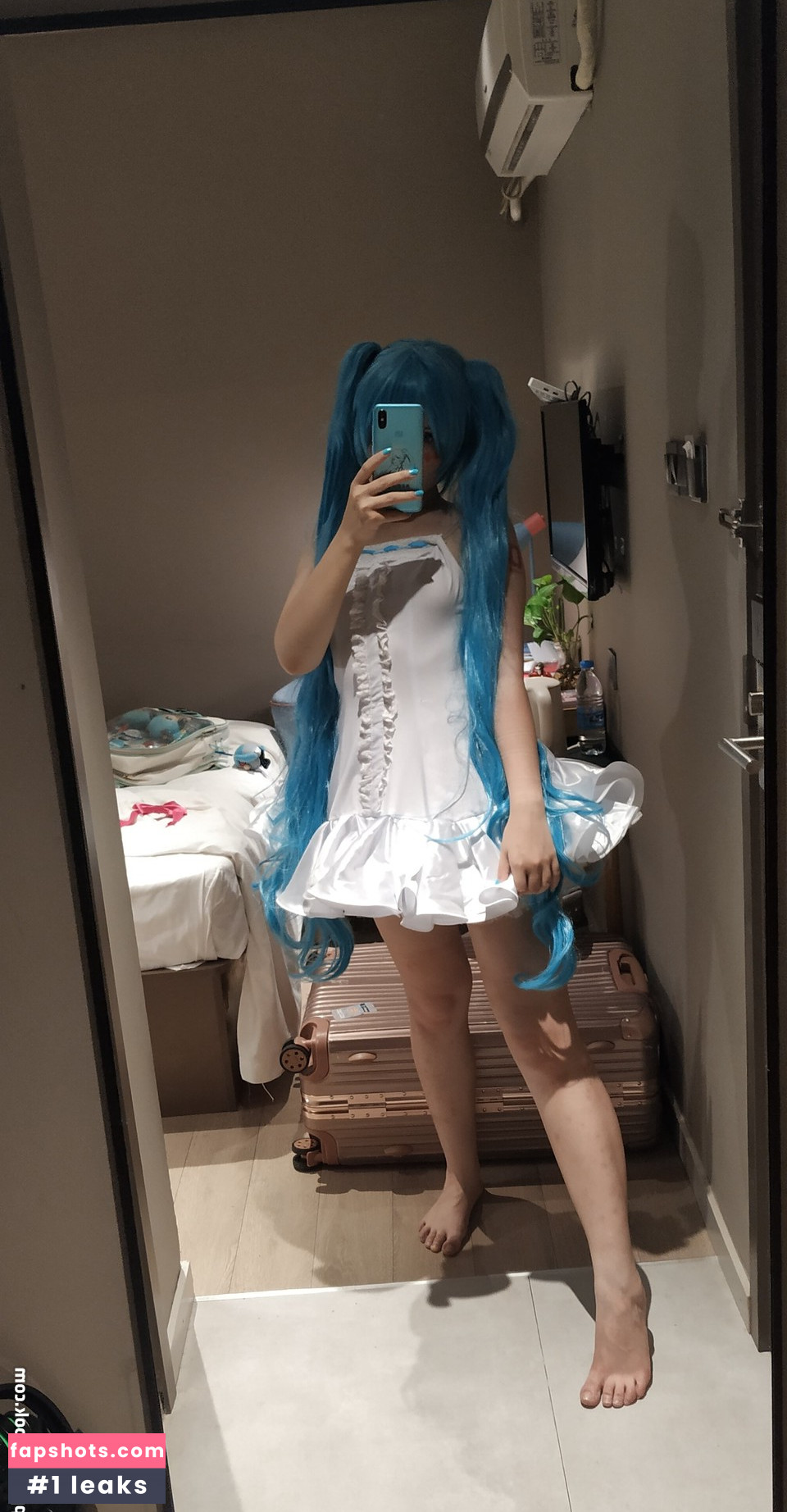 Saya Scarlet gallery photo #147