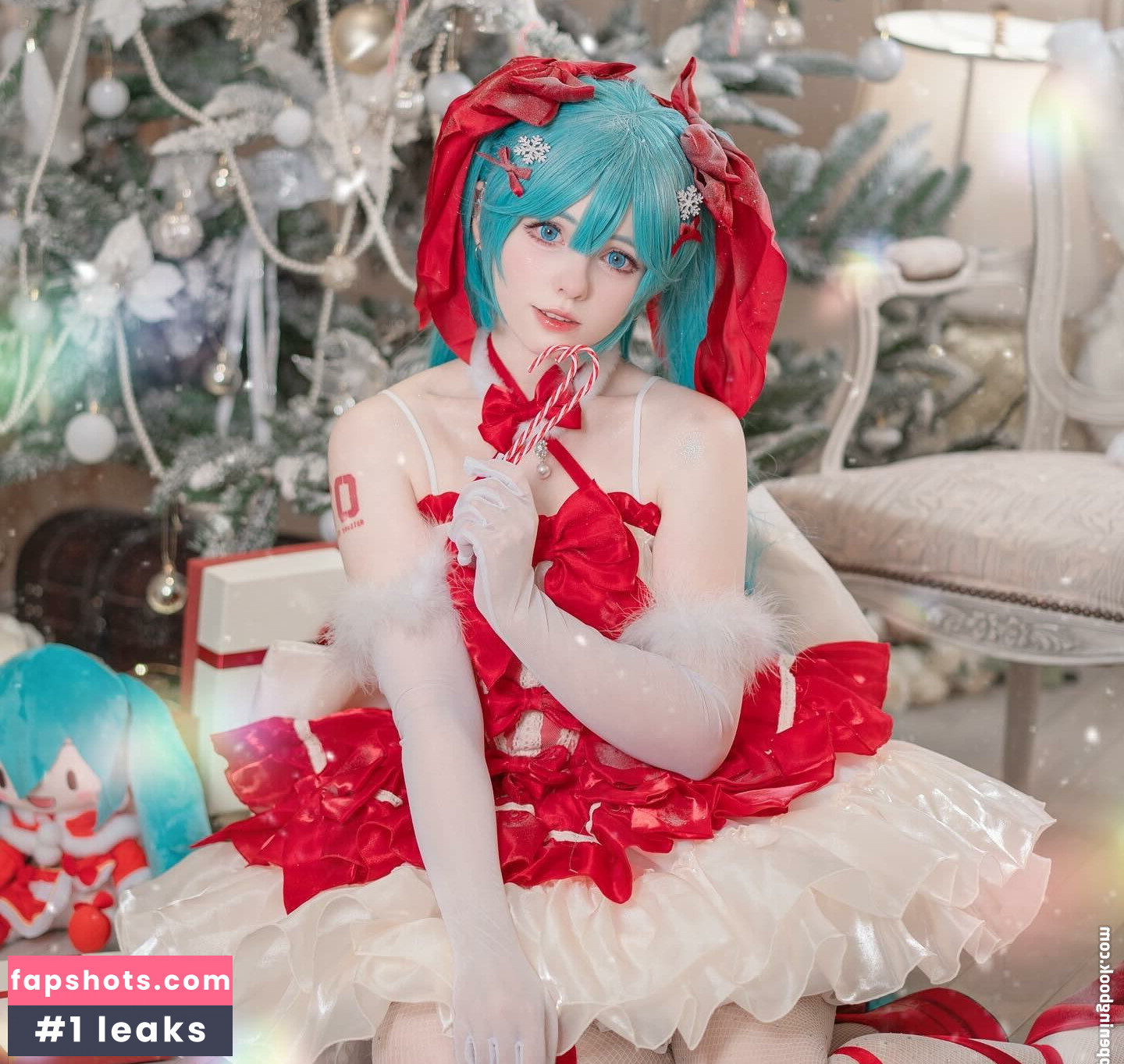 Saya Scarlet gallery photo #44