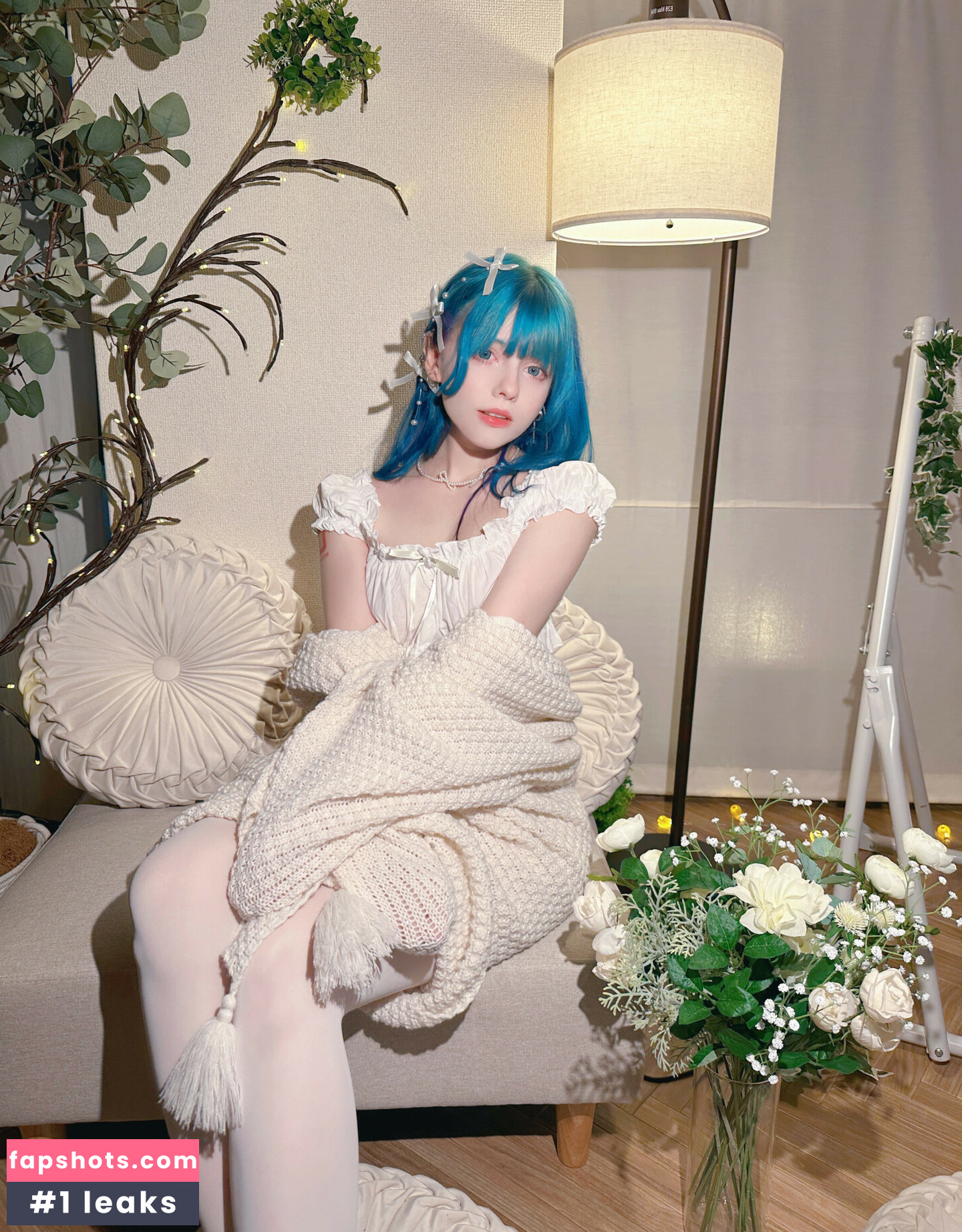 Saya Scarlet gallery photo #59