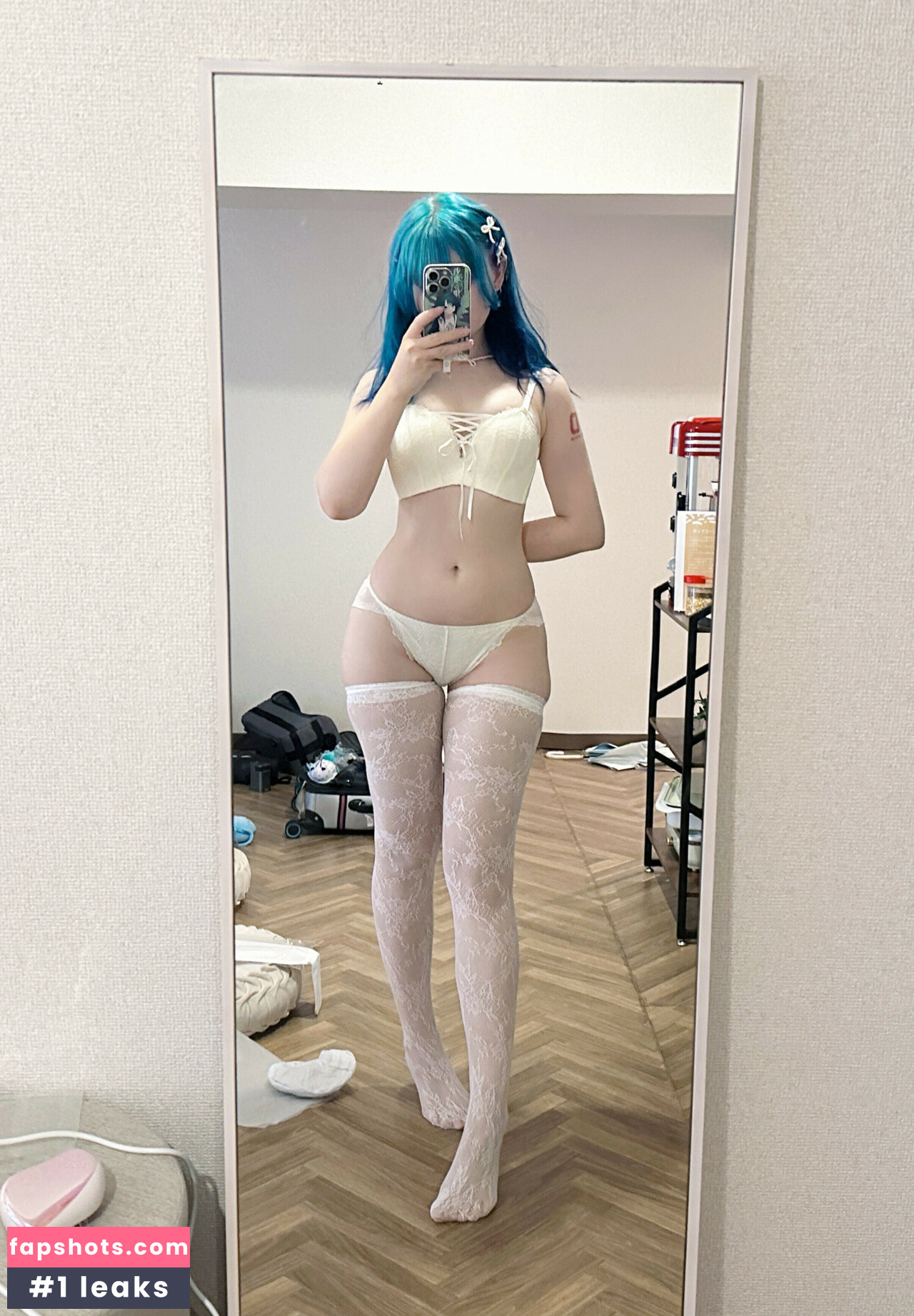 Saya Scarlet gallery photo #61