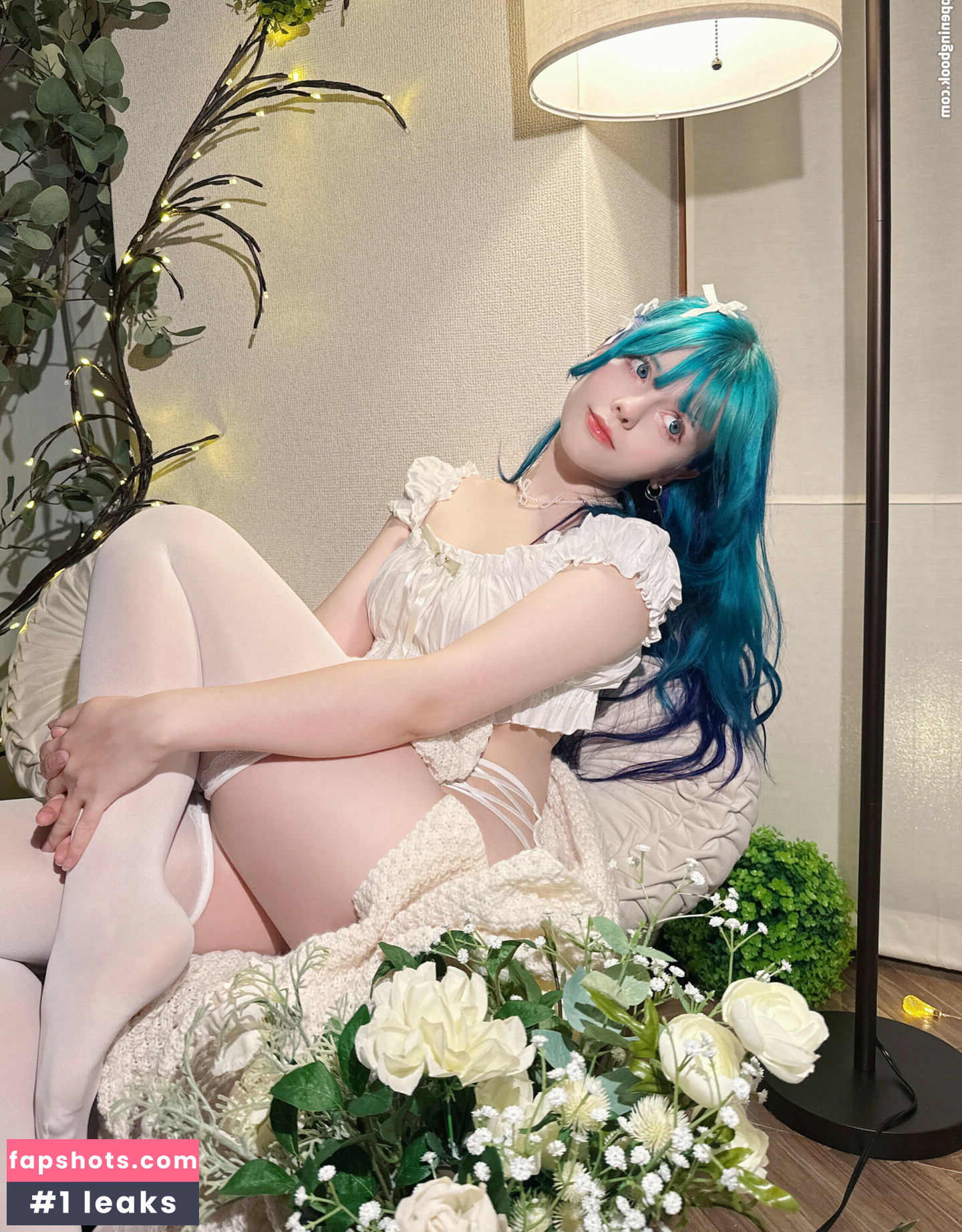 Saya Scarlet gallery photo #64