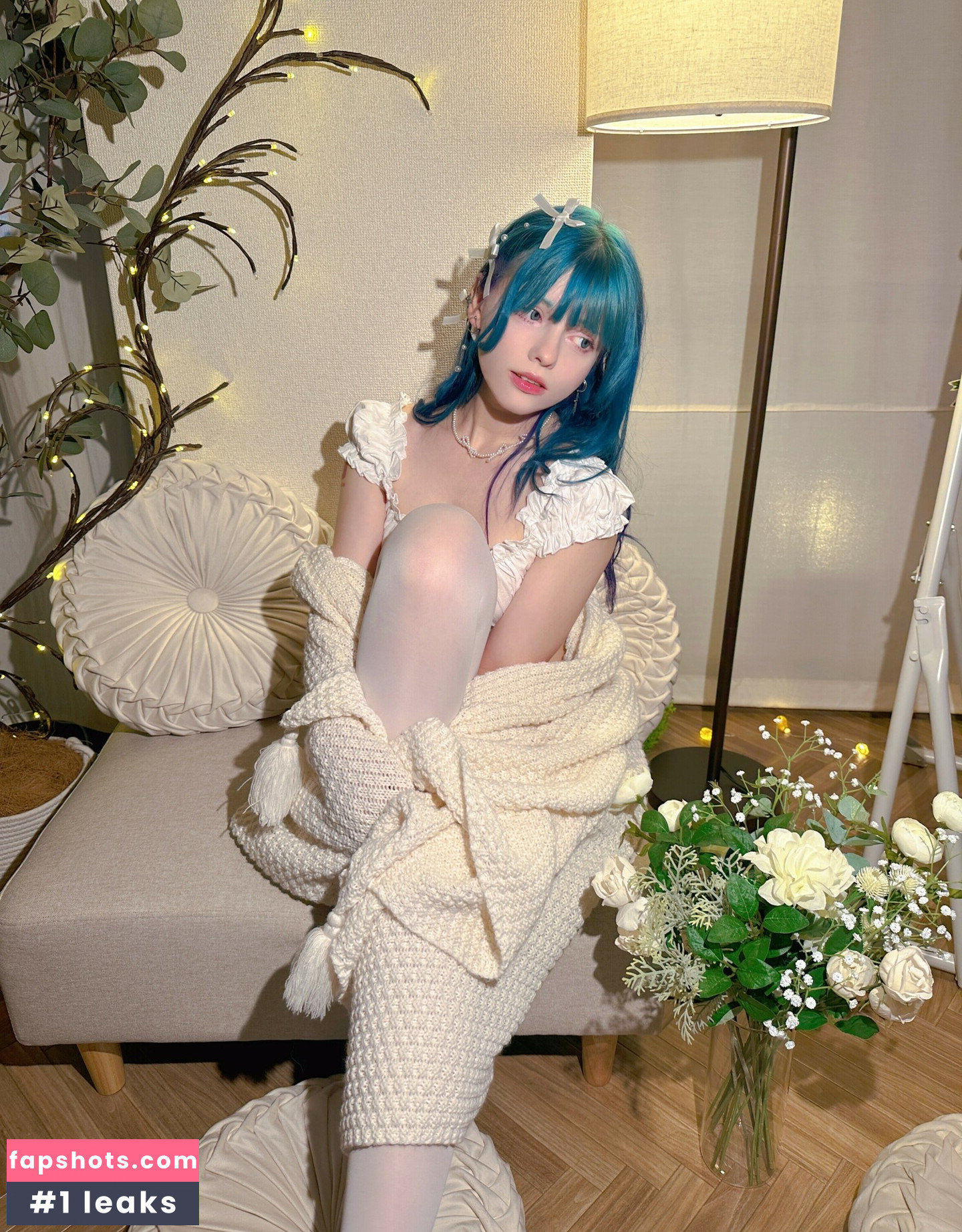 Saya Scarlet gallery photo #65