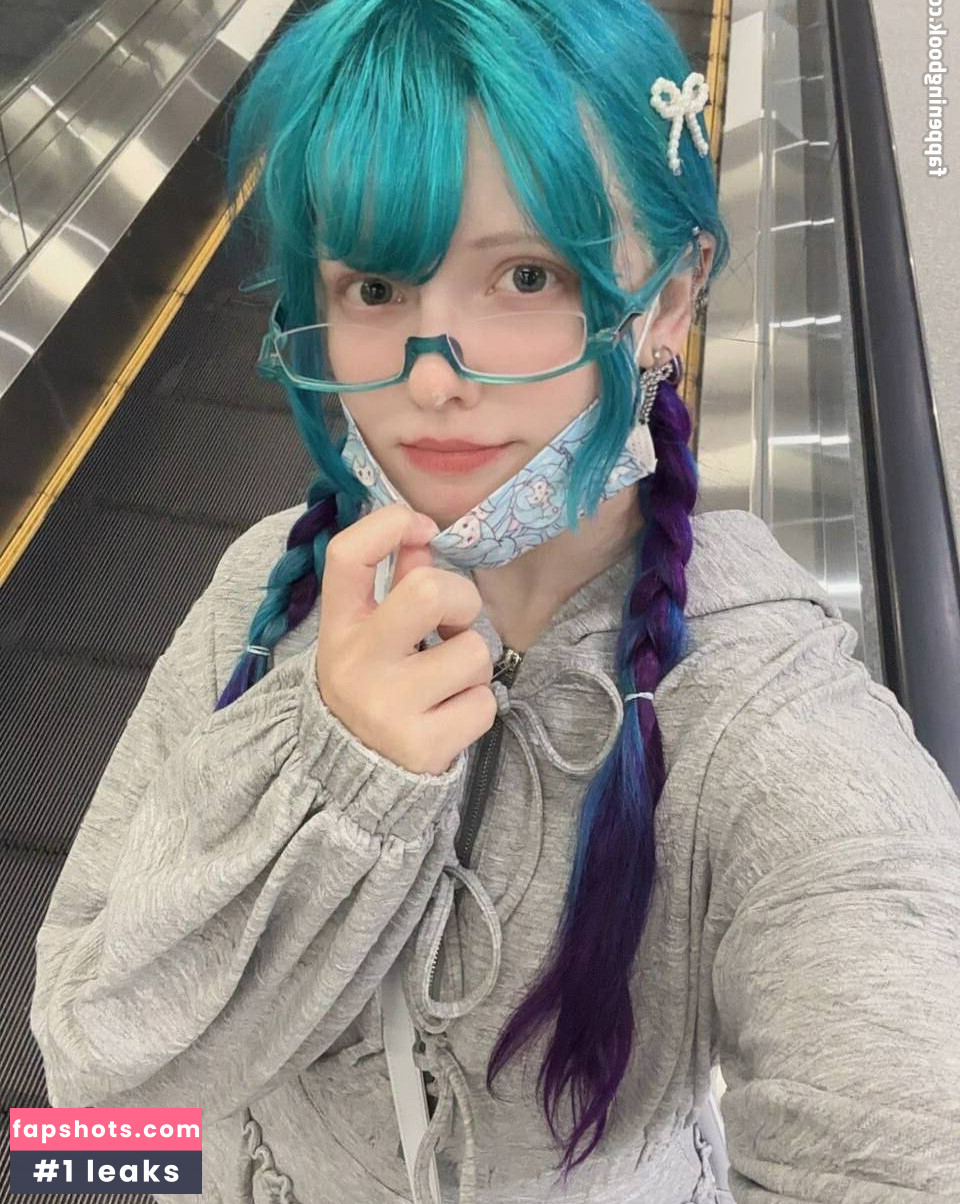 Saya Scarlet gallery photo #76