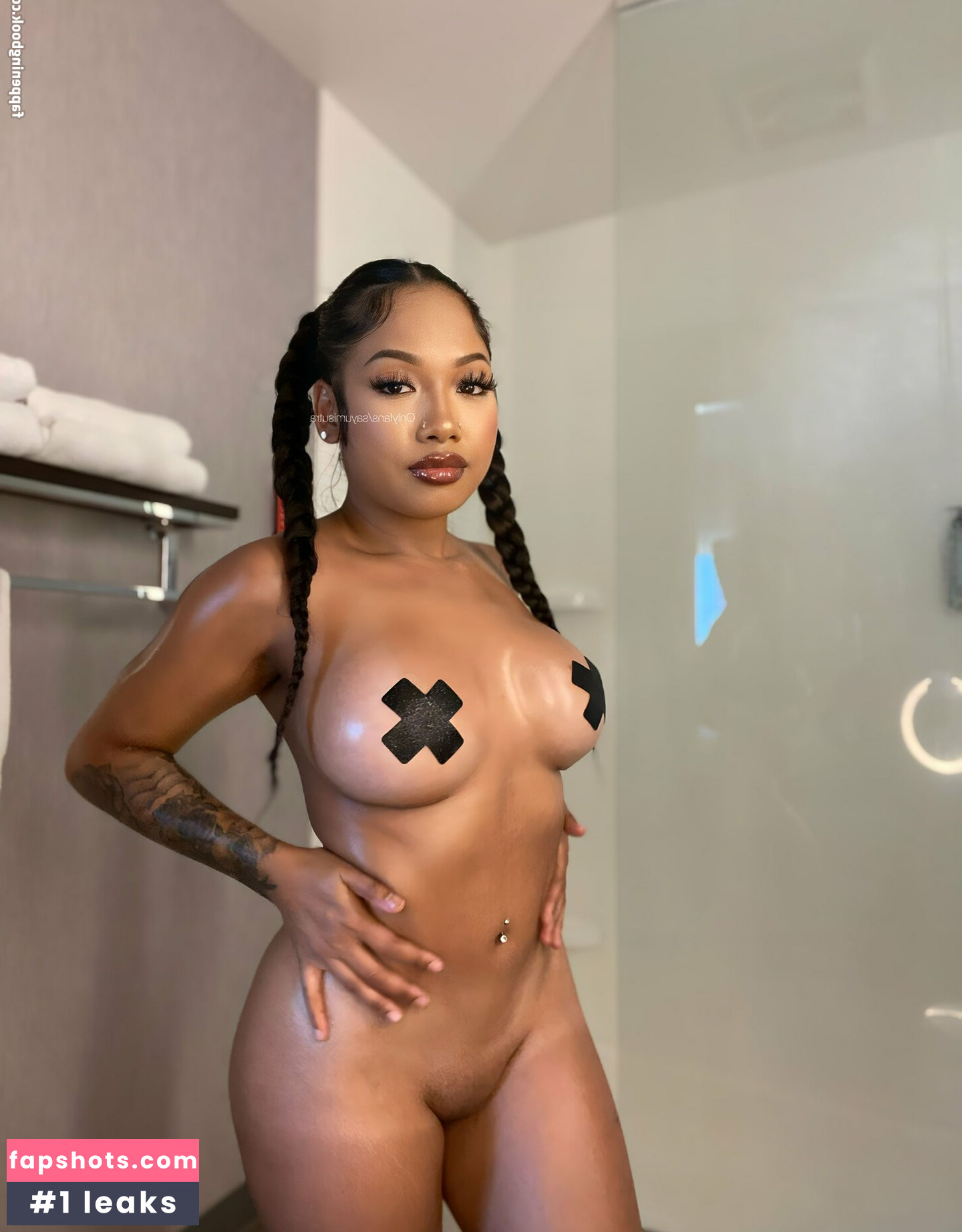 Sayumi Sutra gallery photo #4