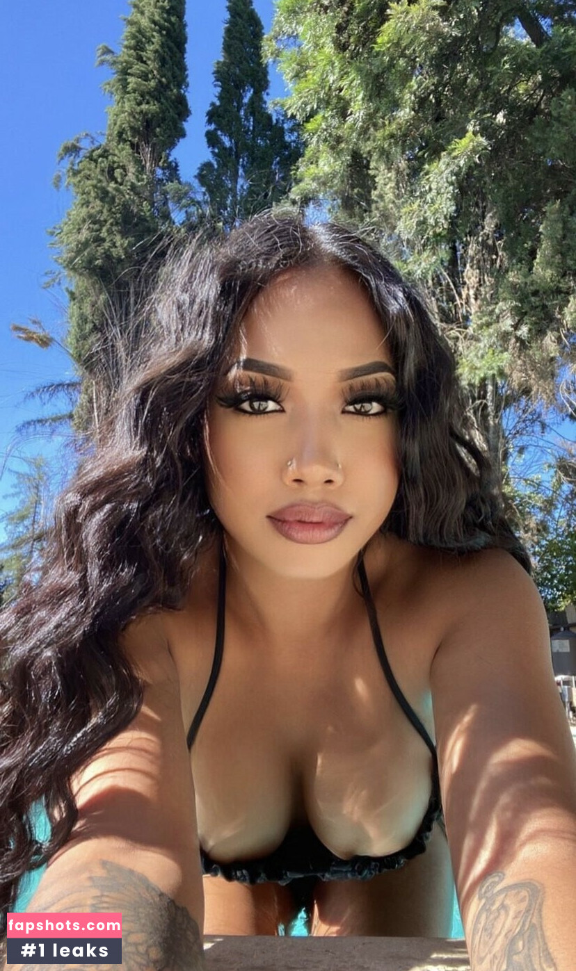 Sayumi Sutra gallery photo #8