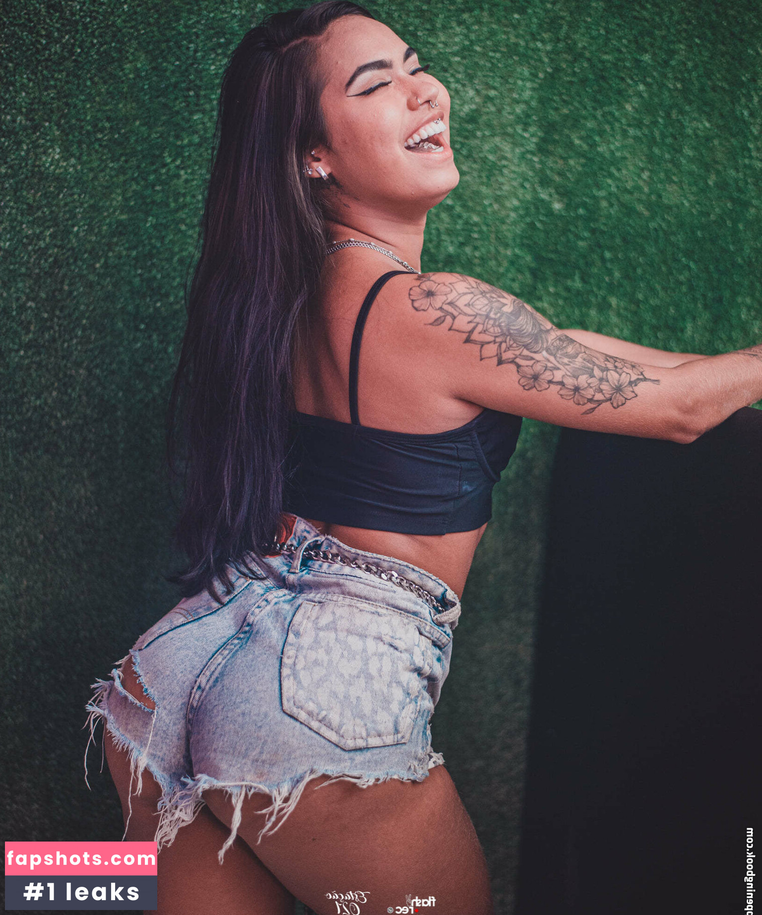 Sayuri gallery photo #17