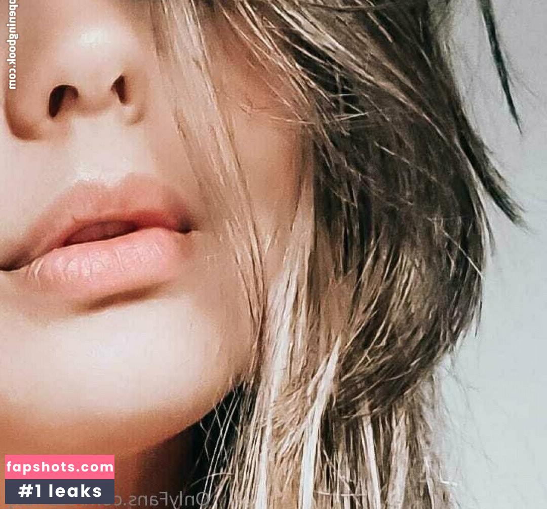 Scarlet Jo gallery photo #3