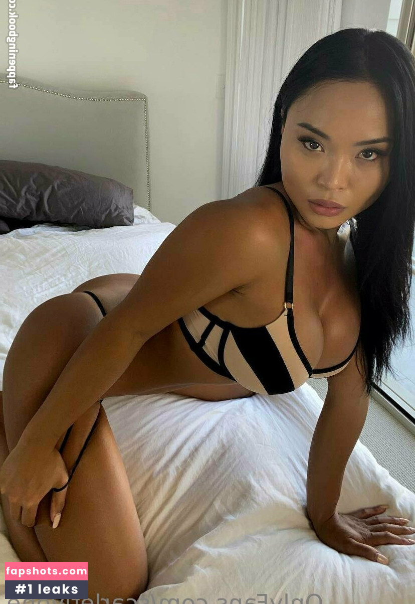 Scarlet Lyone gallery photo #2