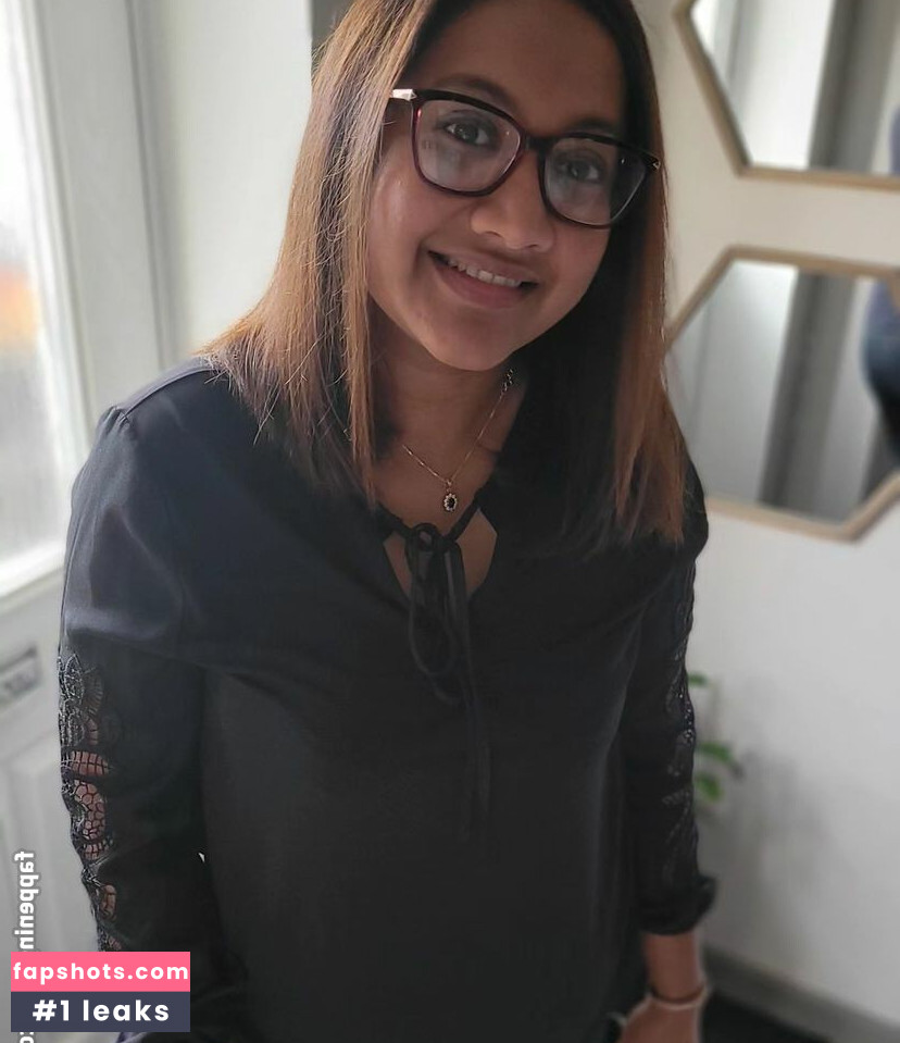 Scarlet Vixen Nude Leaks OnlyFans Photos #14 - LeakJerk