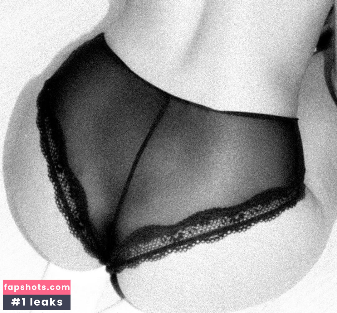 scarlett_deity Nude Leaks OnlyFans Photos #16 - LeakJerk