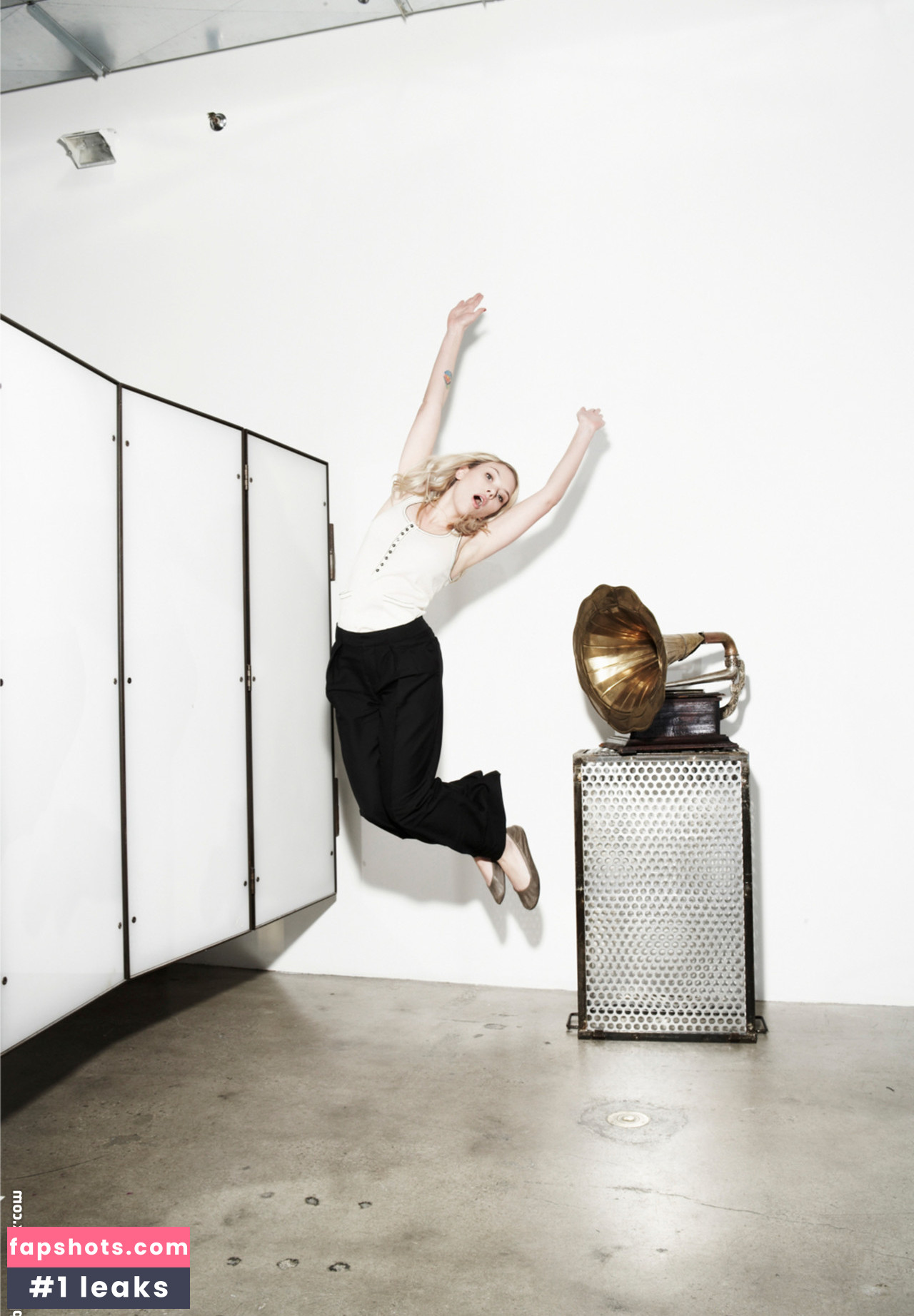 Scarlett Johansson gallery photo #1006