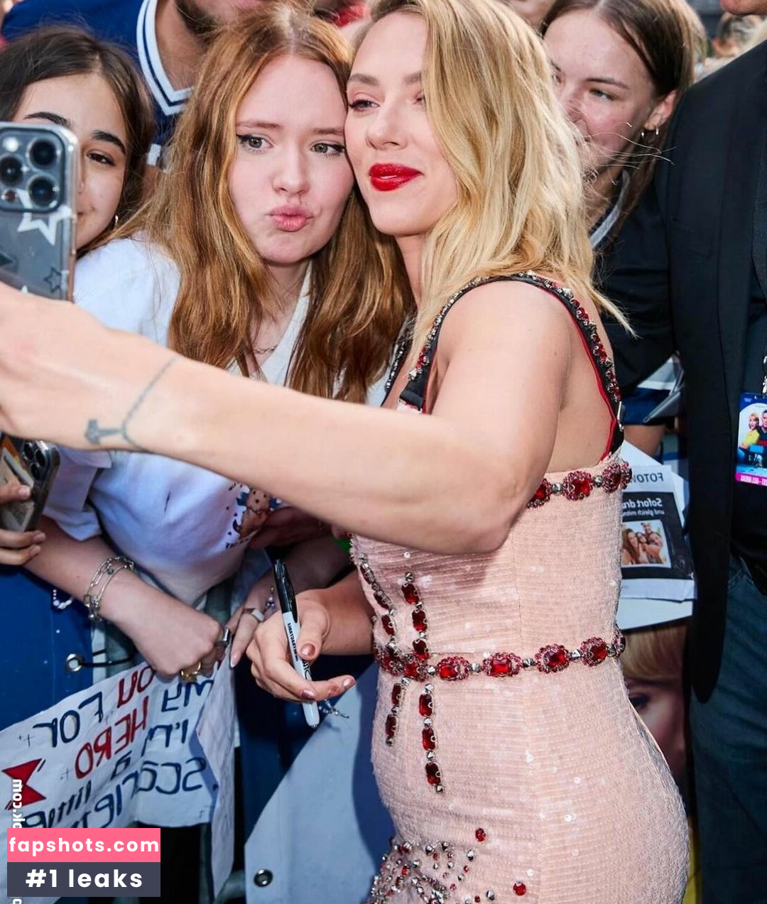 Scarlett Johansson gallery photo #346