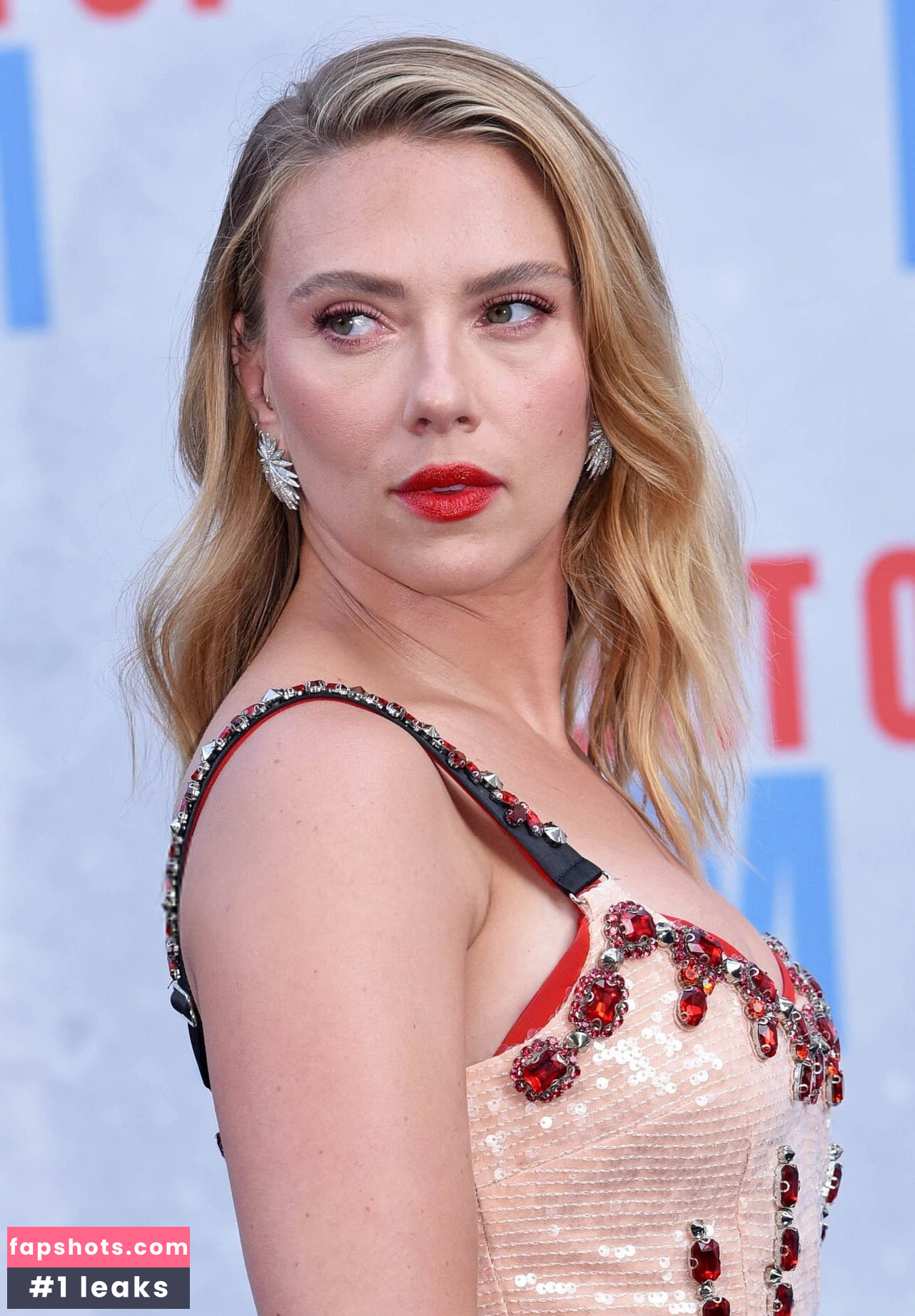 Scarlett Johansson gallery photo #351