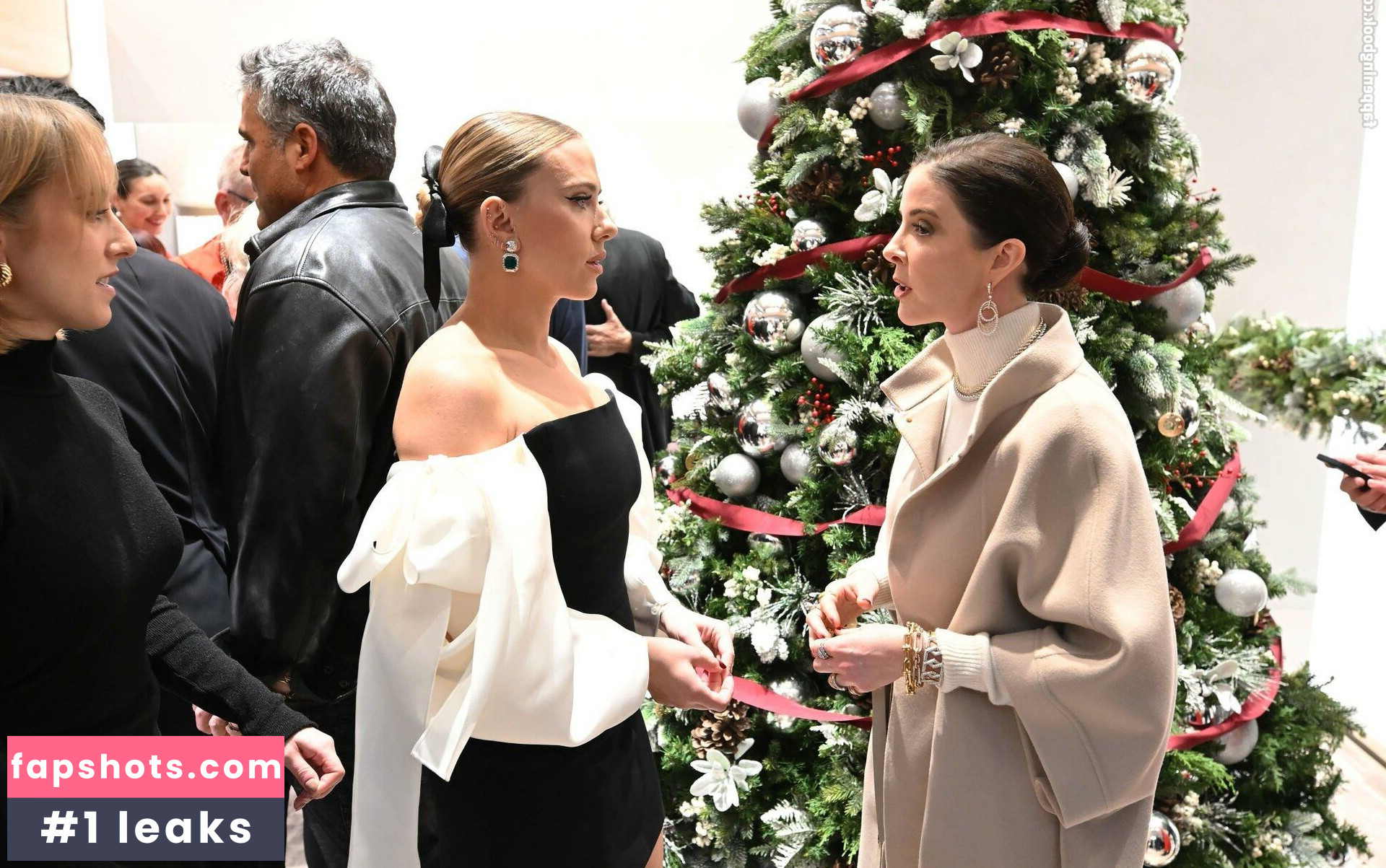 Scarlett Johansson gallery photo #657