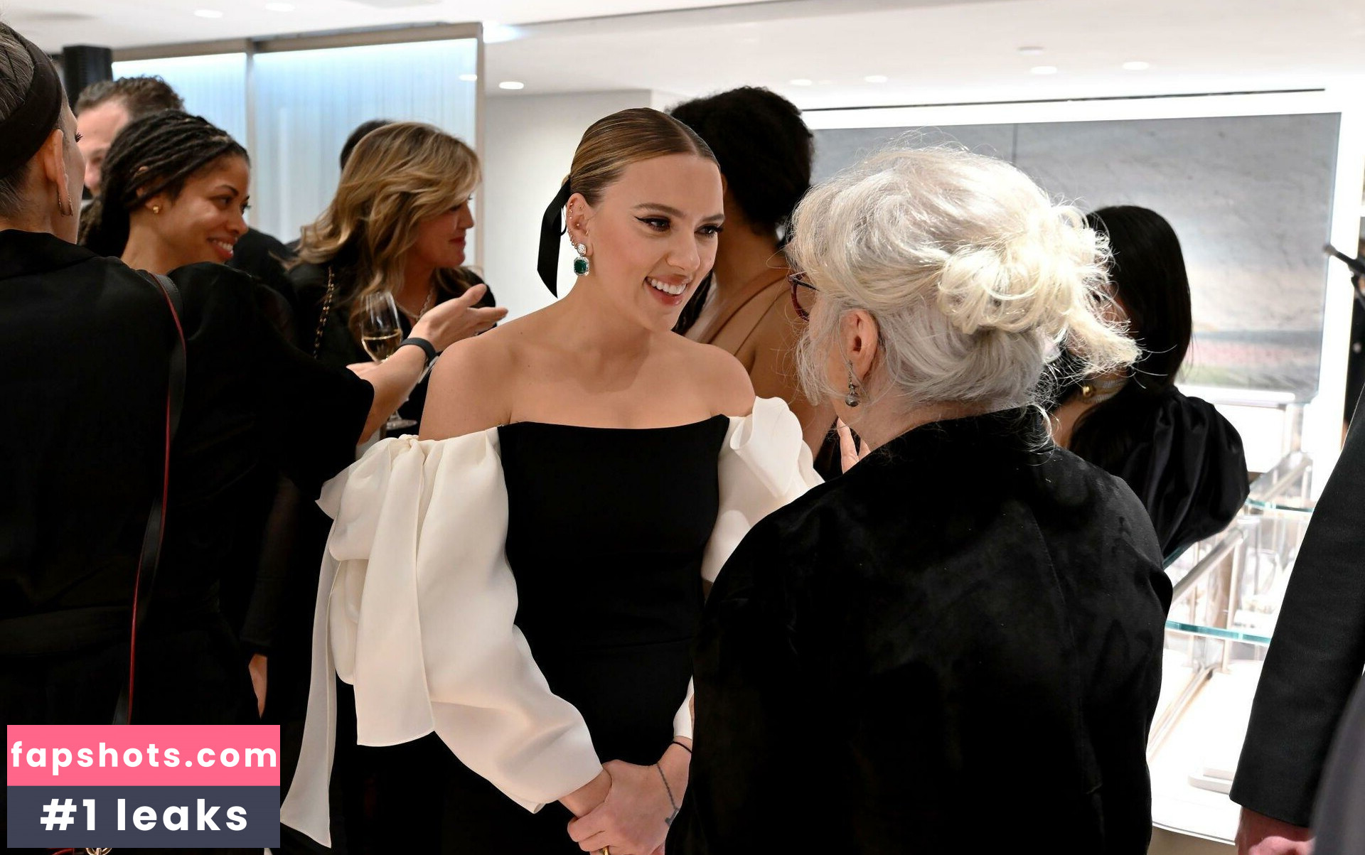 Scarlett Johansson gallery photo #658