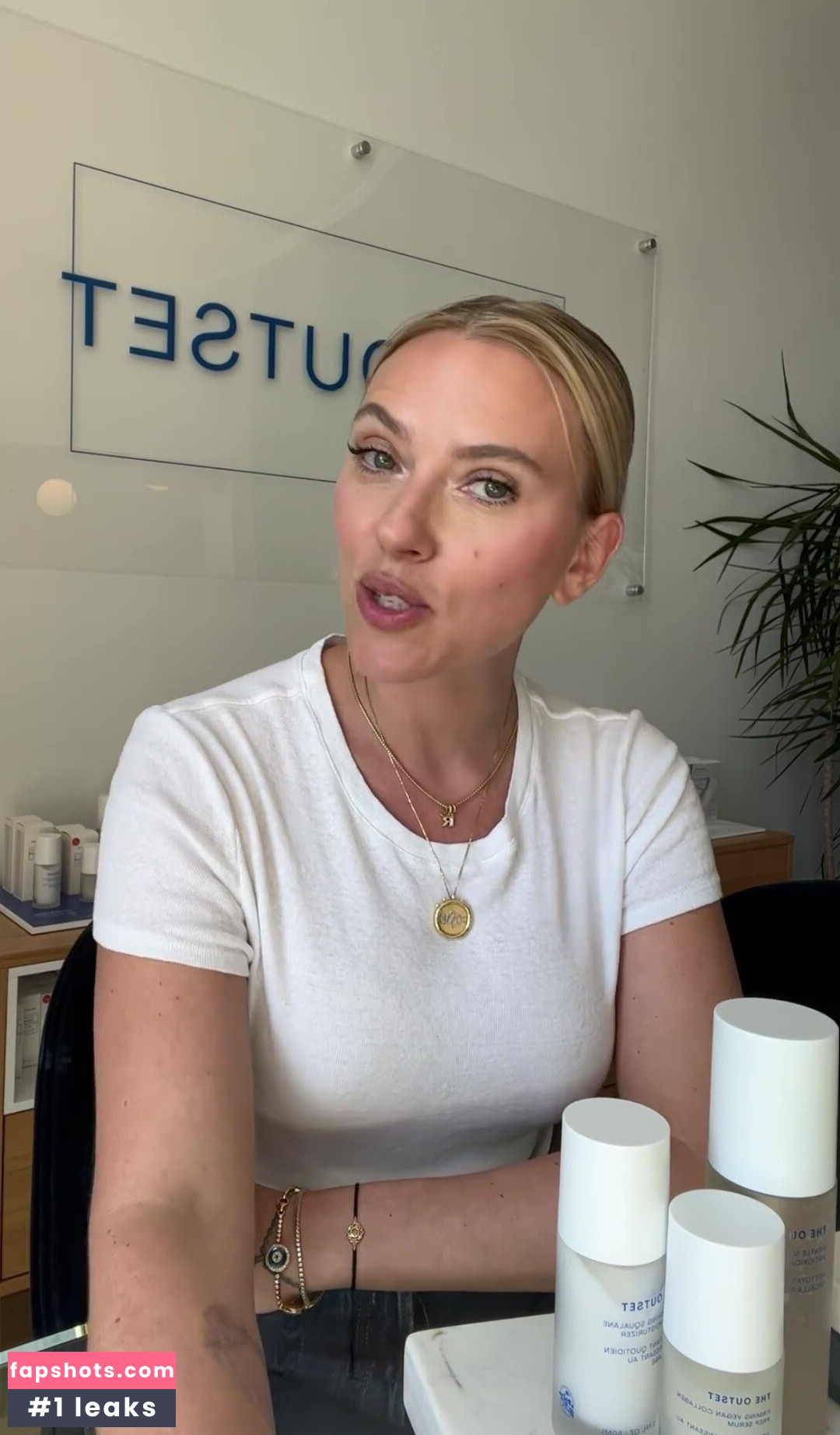 Scarlett Johansson gallery photo #753