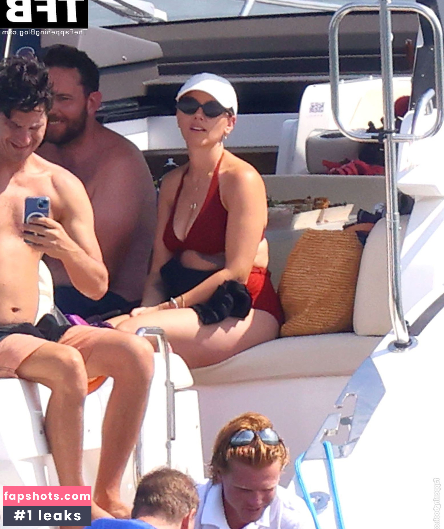 Scarlett Johansson gallery photo #893