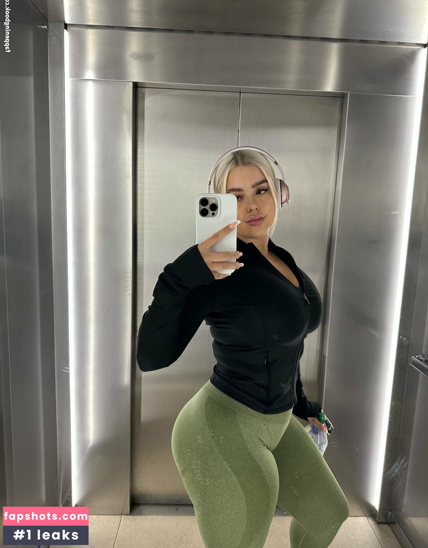 Scarlett Nude Leaks OnlyFans Photos #31 - LeakJerk