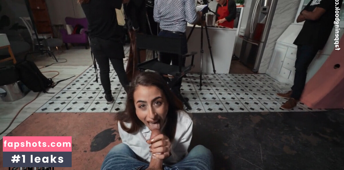 Scarlett Page gallery photo #12