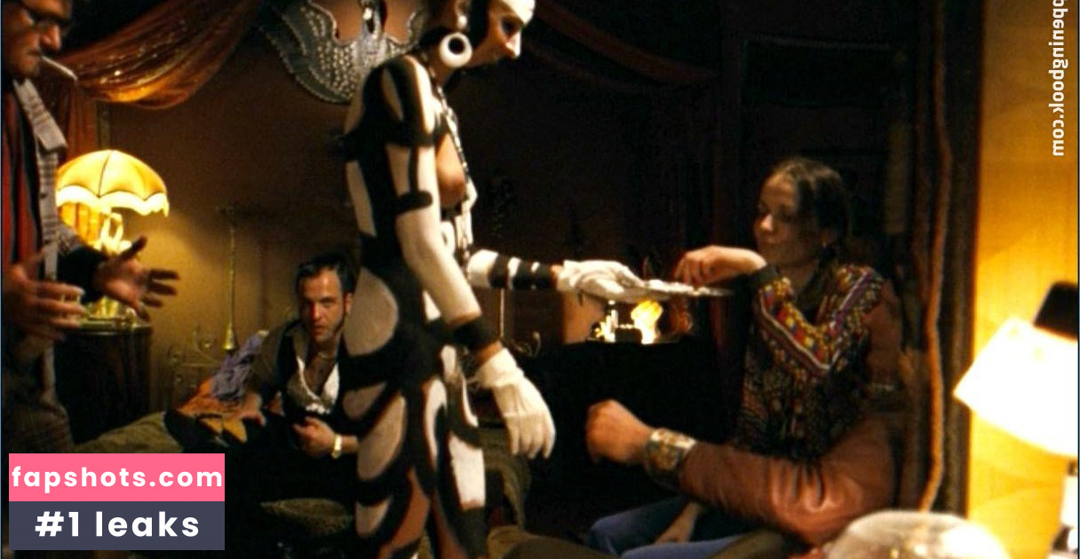 Scarlett Schwarze gallery photo #2