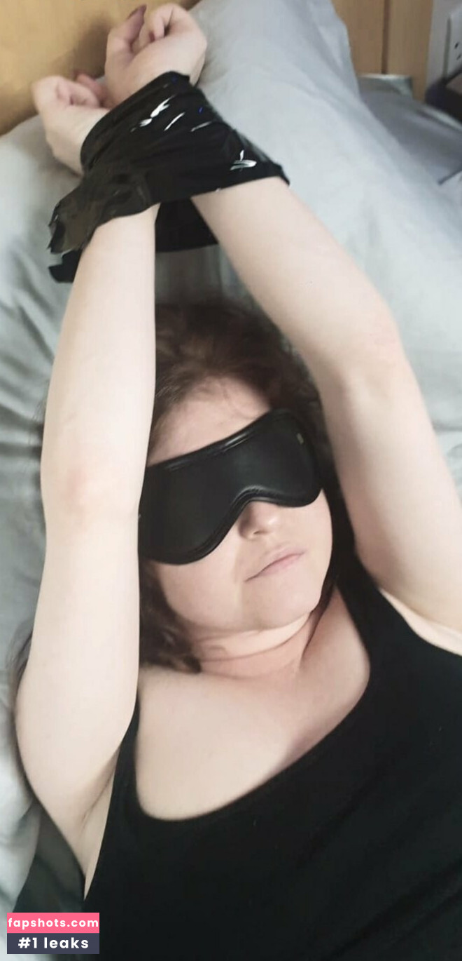 scarlettblaze1 gallery photo #32