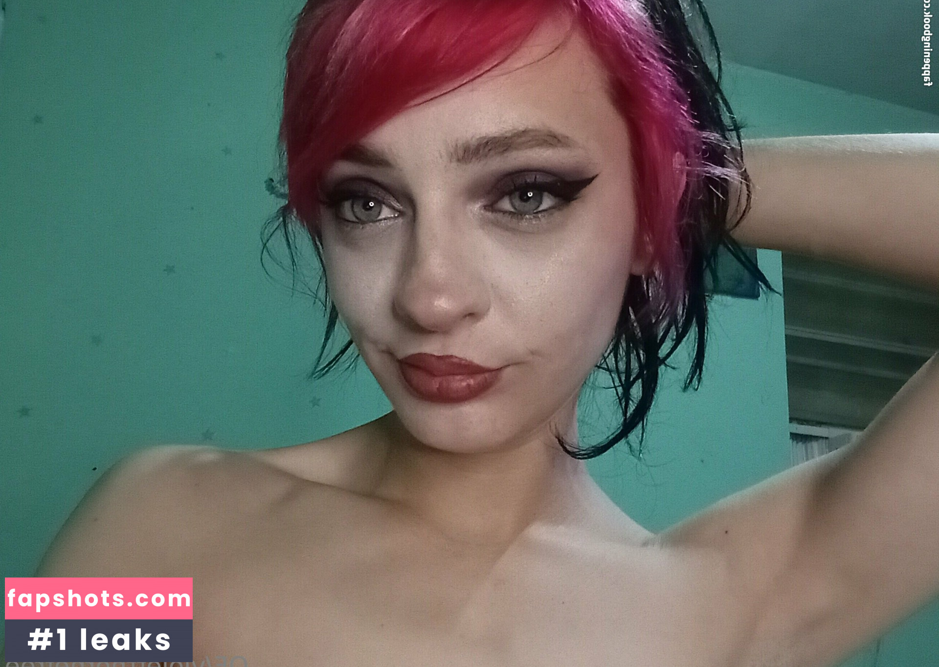 scarletthornefree gallery photo #20