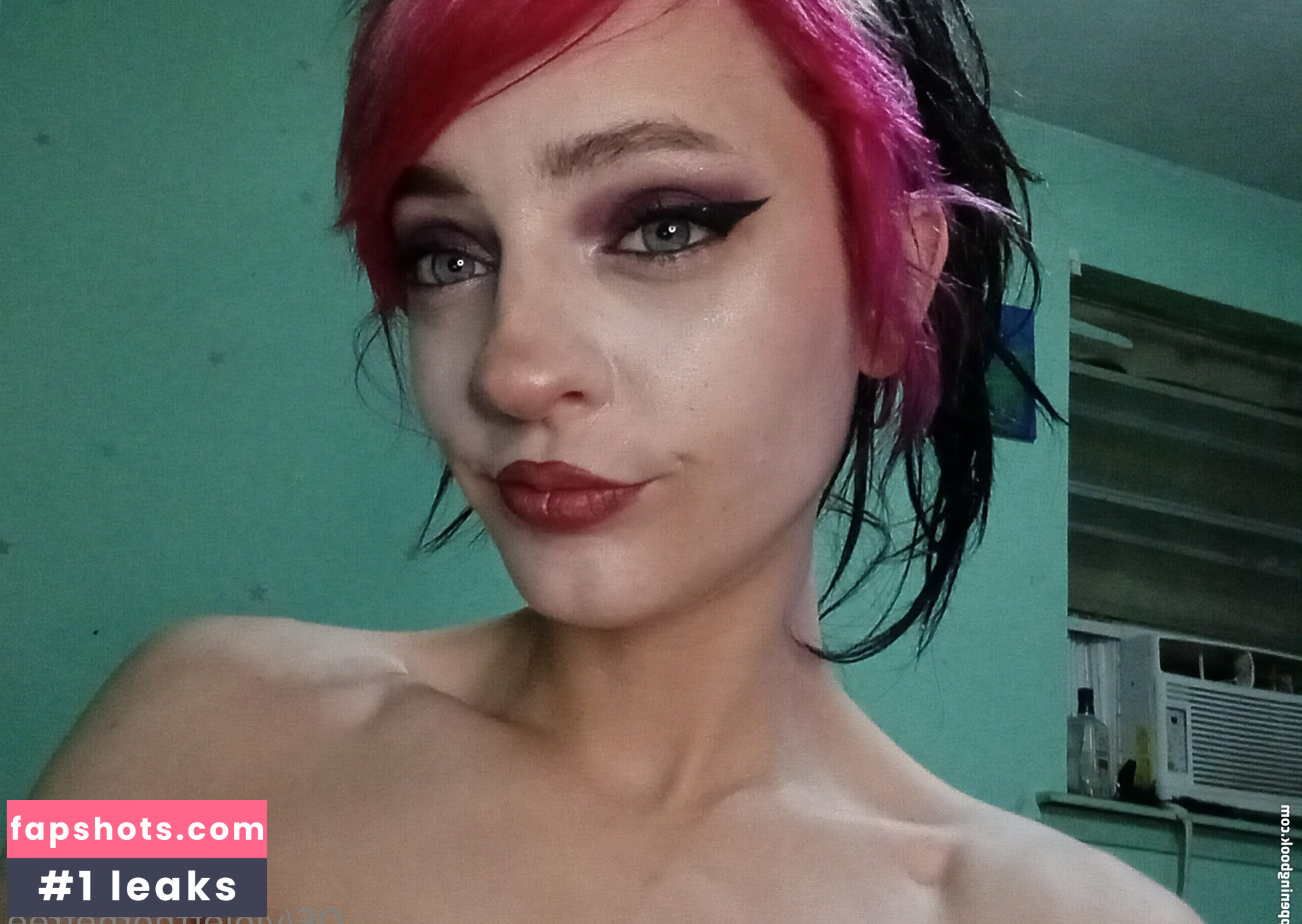 scarletthornefree gallery photo #22