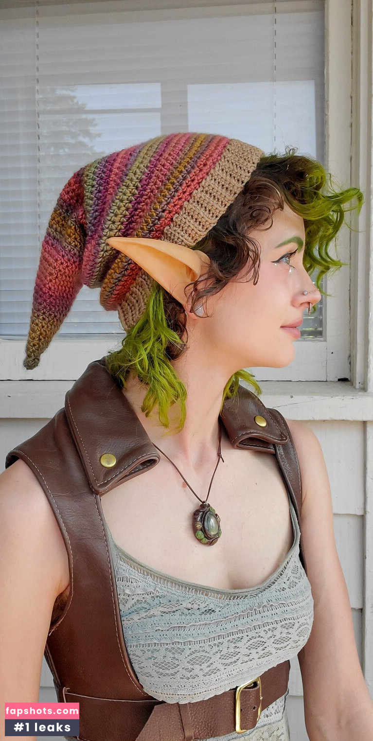 SchlebBzz nude babe gallery