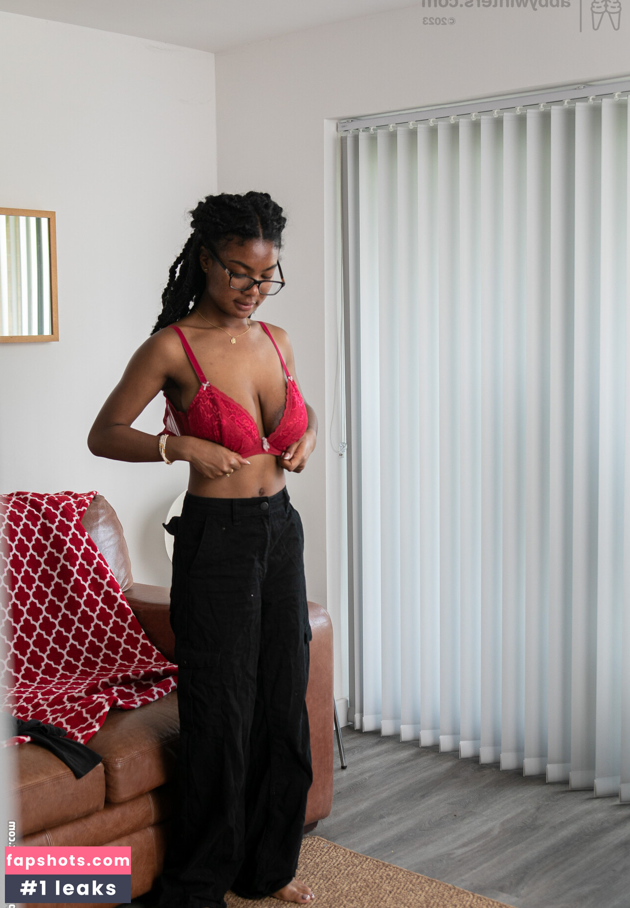 SchwiftyLove gallery photo #12