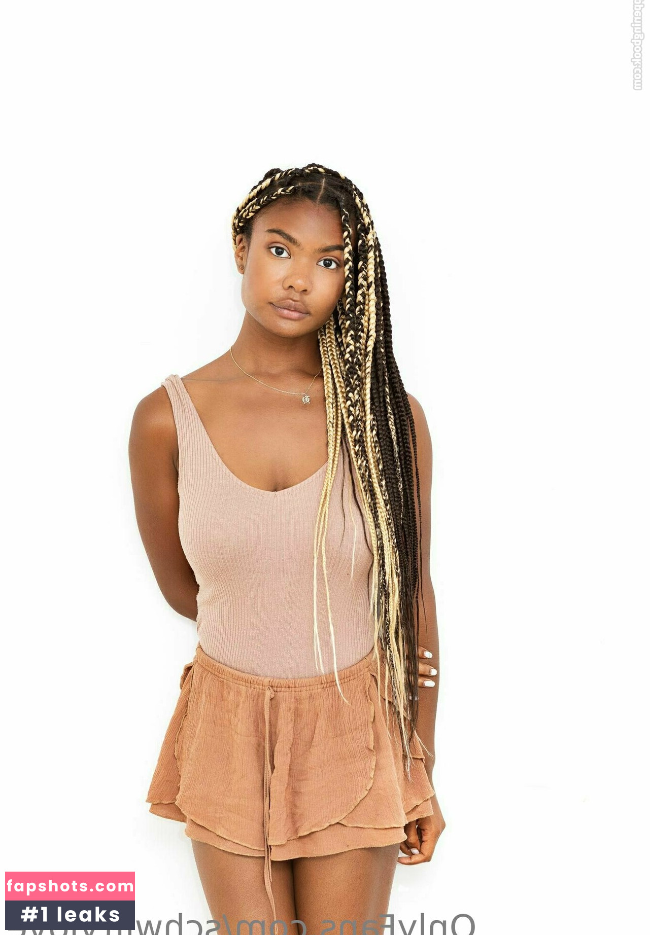 SchwiftyLove gallery photo #40