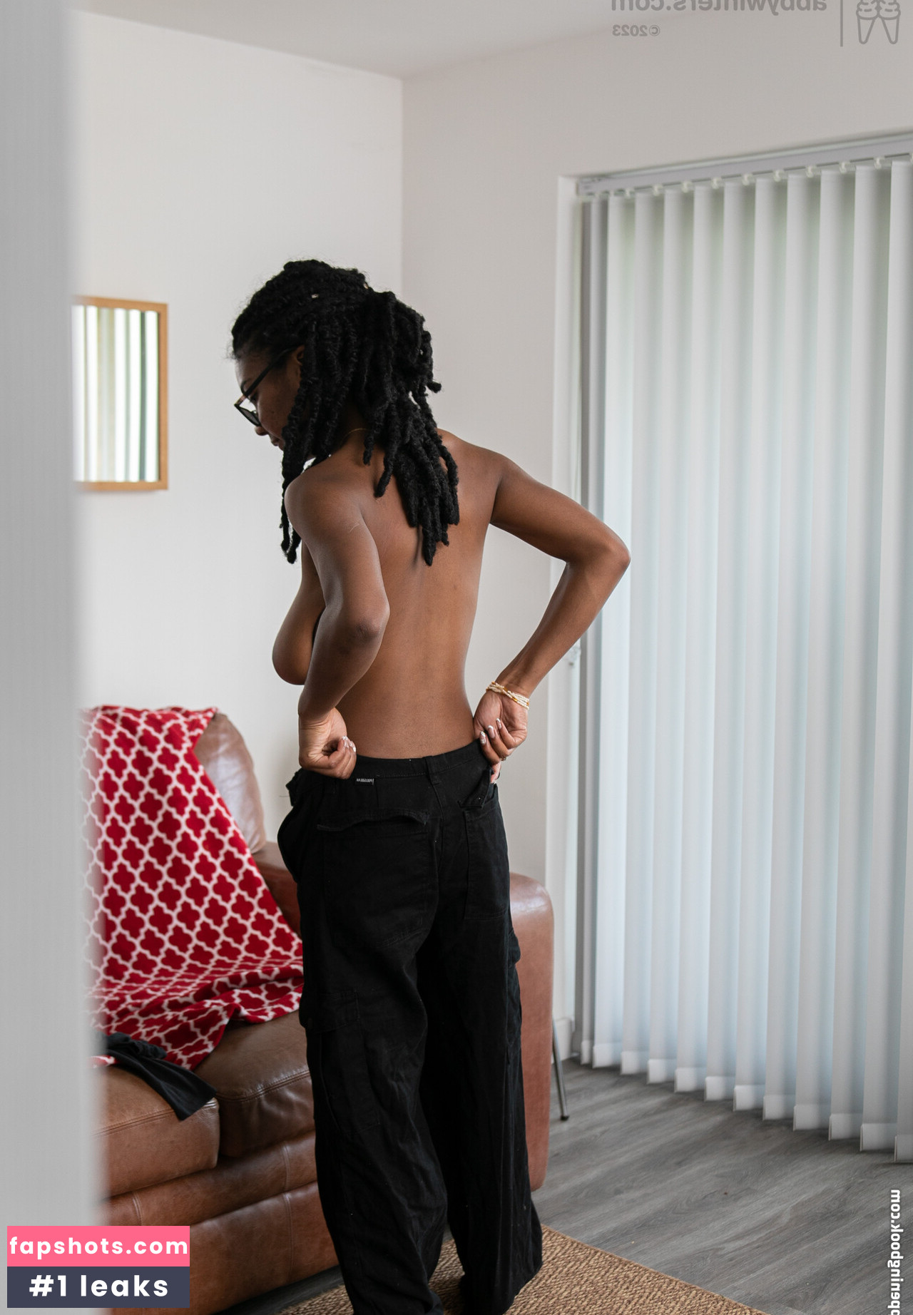 SchwiftyLove gallery photo #7