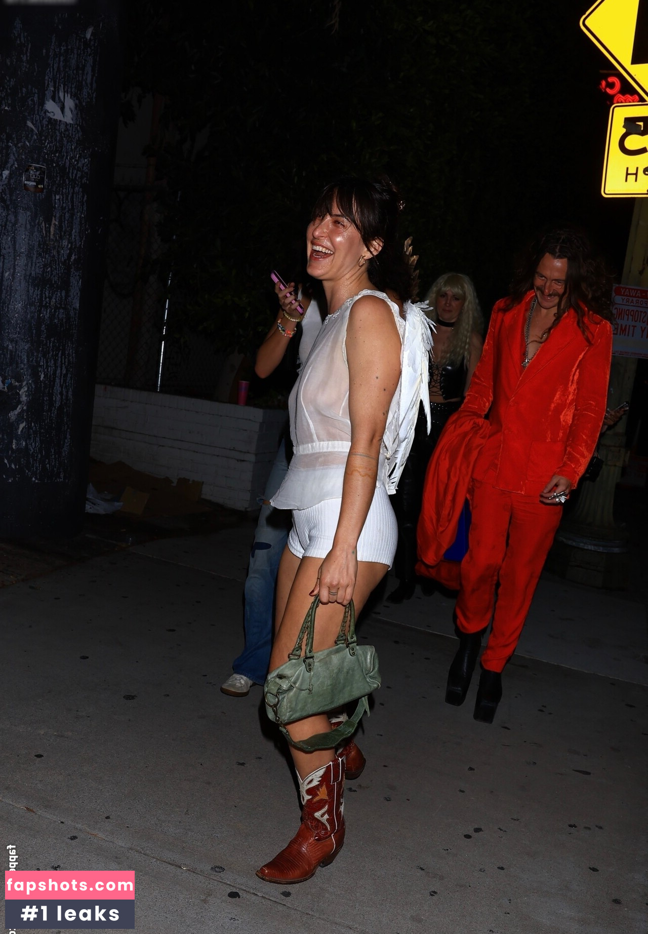 Scout Willis gallery photo #11