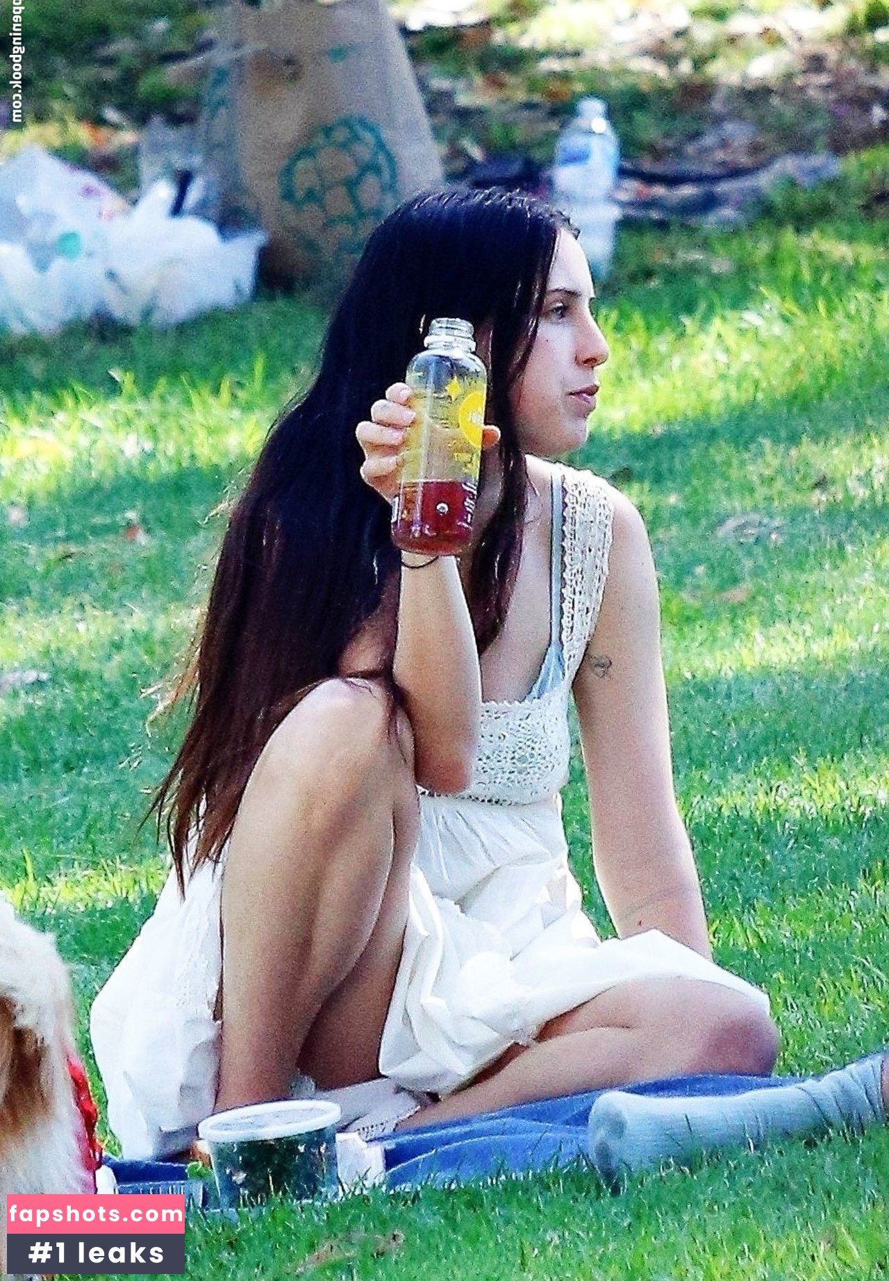 Scout Willis gallery photo #173