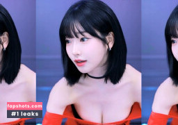 Se Yeon gallery photo #12