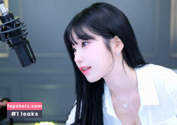 Se Yeon gallery photo #13