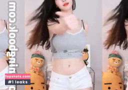 Se Yeon gallery photo #9