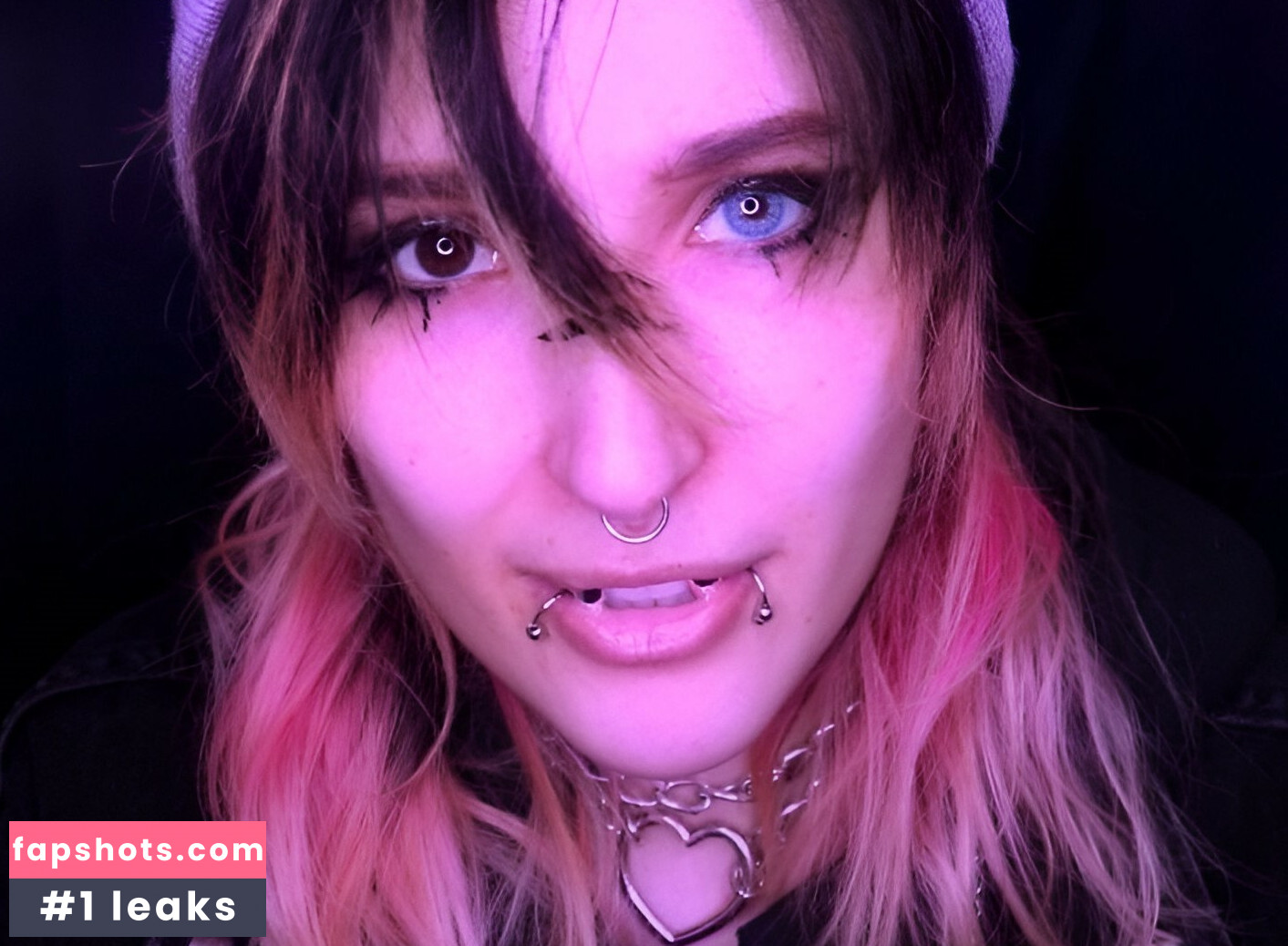 Seafoam Kitten's ASMR gallery photo #14