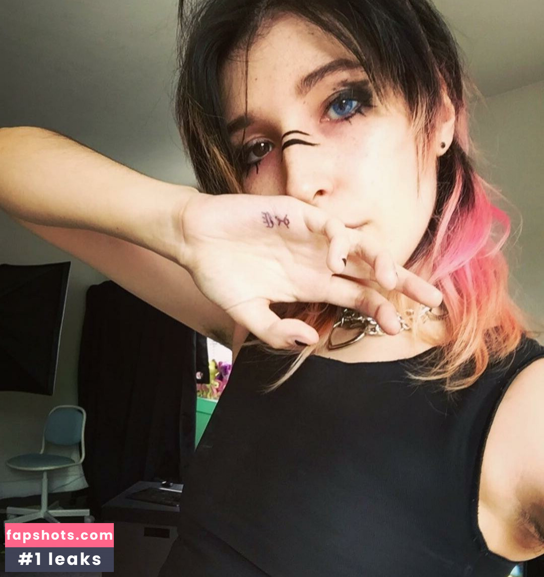 Seafoam Kitten's ASMR gallery photo #5