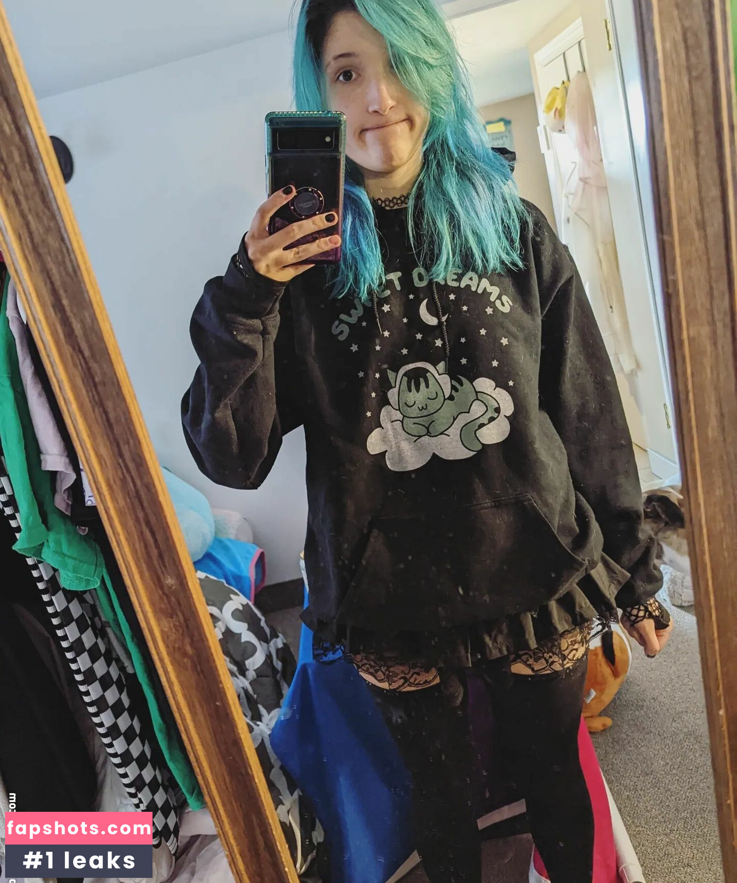 Seafoam Kitten's ASMR gallery photo #6