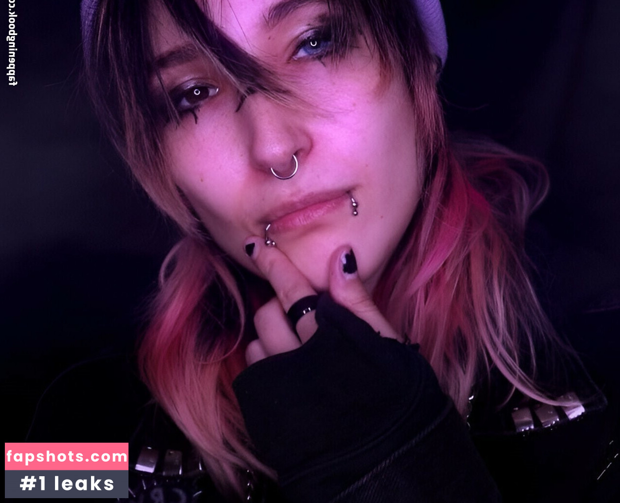 Seafoam Kitten's ASMR gallery photo #8