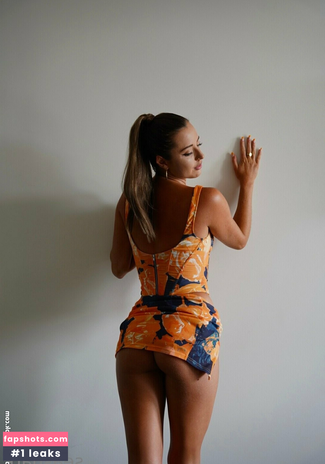 seasharkcensored nude babe gallery